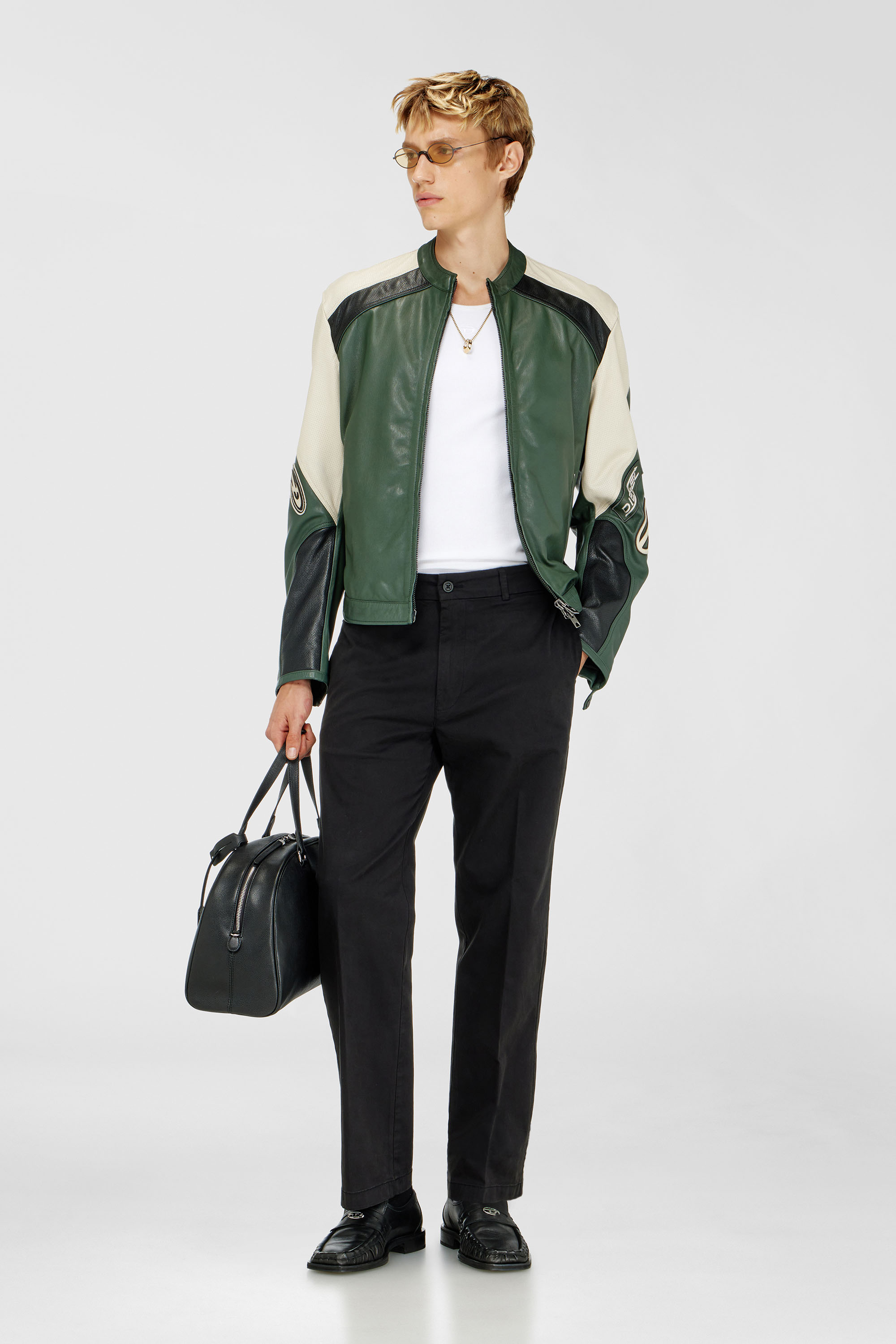 Diesel - P-LARS-VILLAGE-T92, Pantaloni in cotone con tasche laterali Uomo in Nero - 1