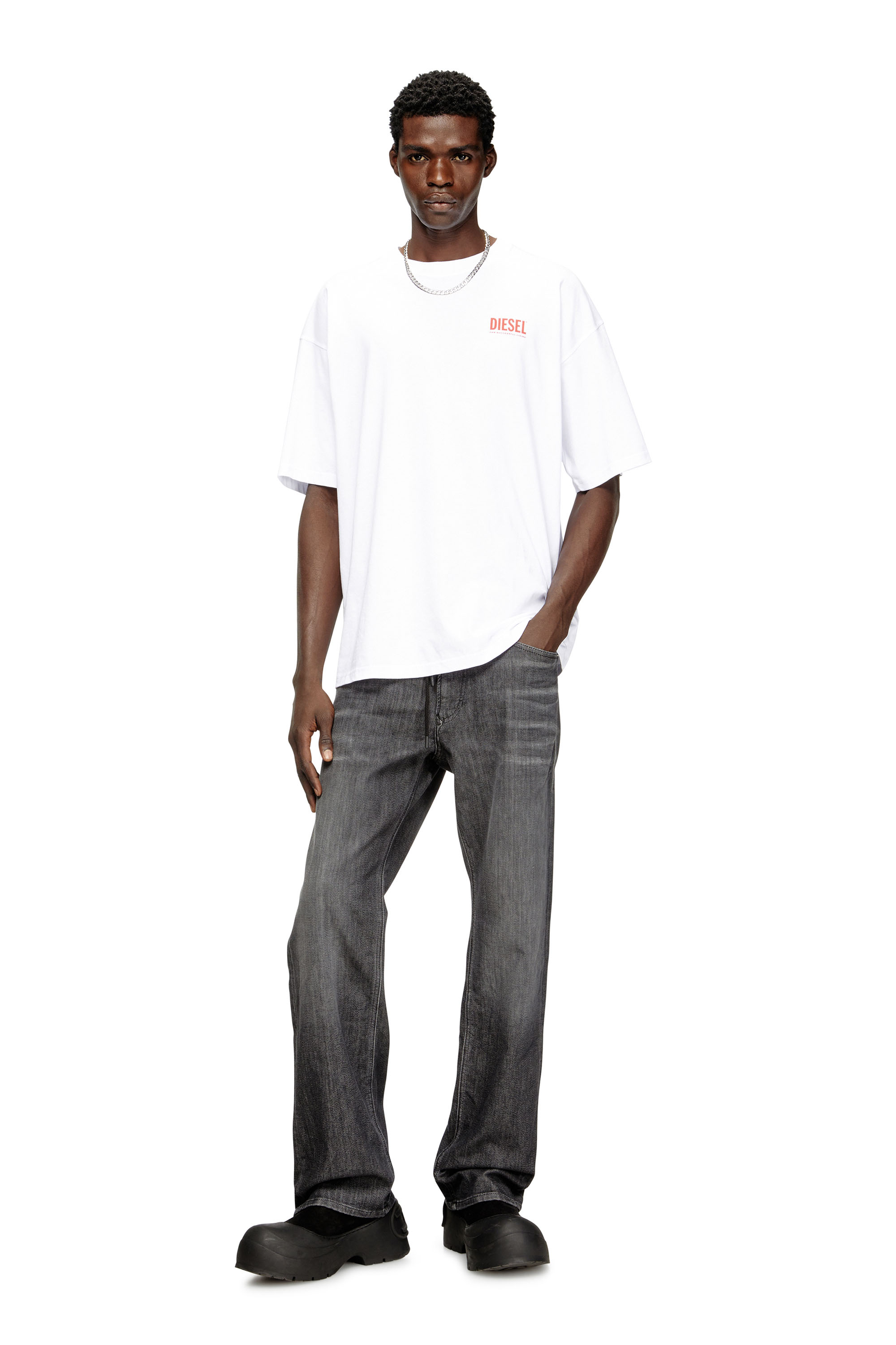 Diesel - T-BOXT-BISK, Cotton T-shirt with Diesel Biscotto print Uomo in Bianco - 2