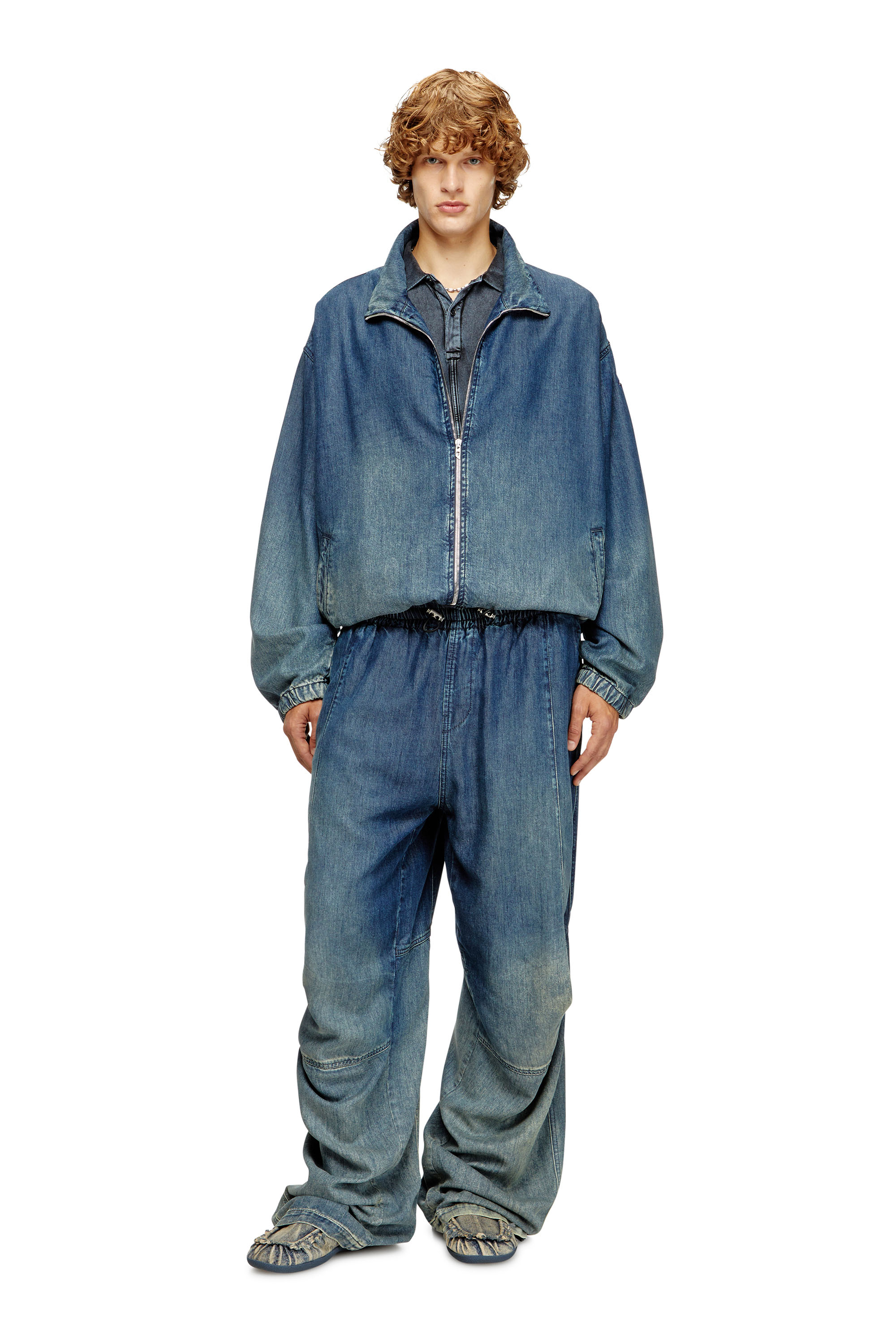 Diesel - Relaxed Jeans D-Pari 068TC Uomo, Blu Scuro - Image 2