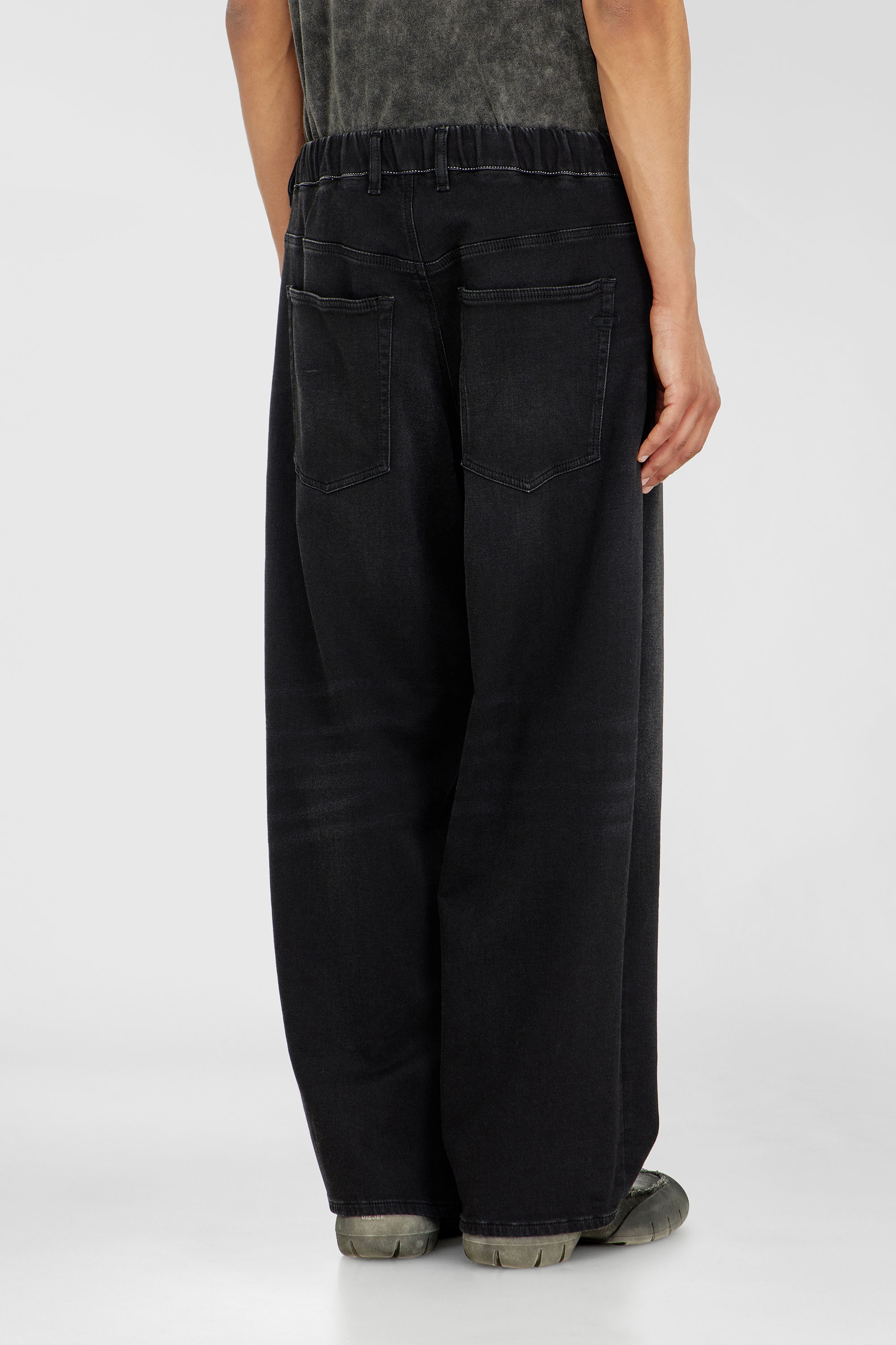 Diesel - Relaxed 2097 D-Enim-M Joggjeans&reg; 09P90 Unisex, Nero/Grigio scuro - Image 3