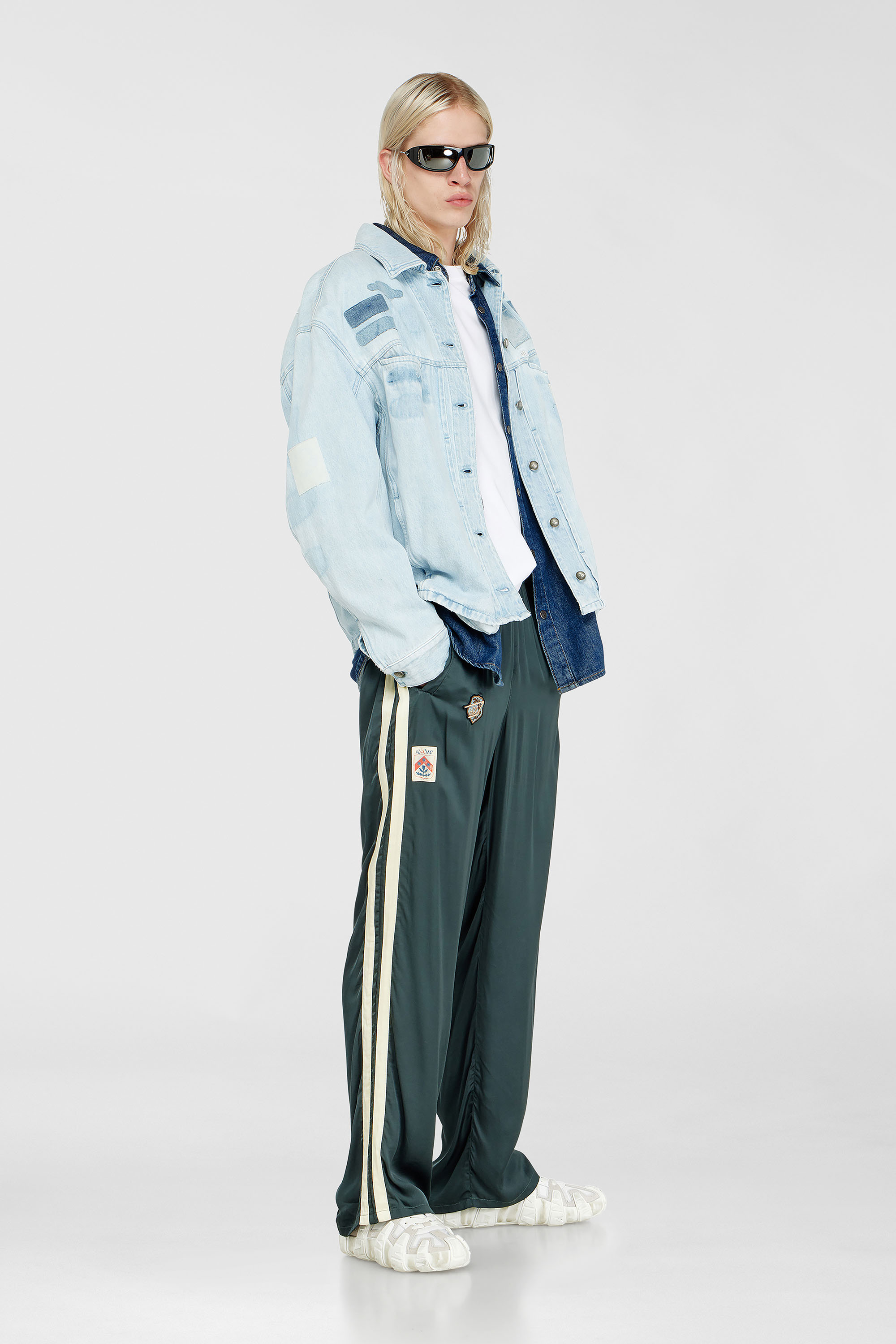 Diesel - P-ANNU, Pantaloni da tuta in raso con patch Uomo in Verde - 1