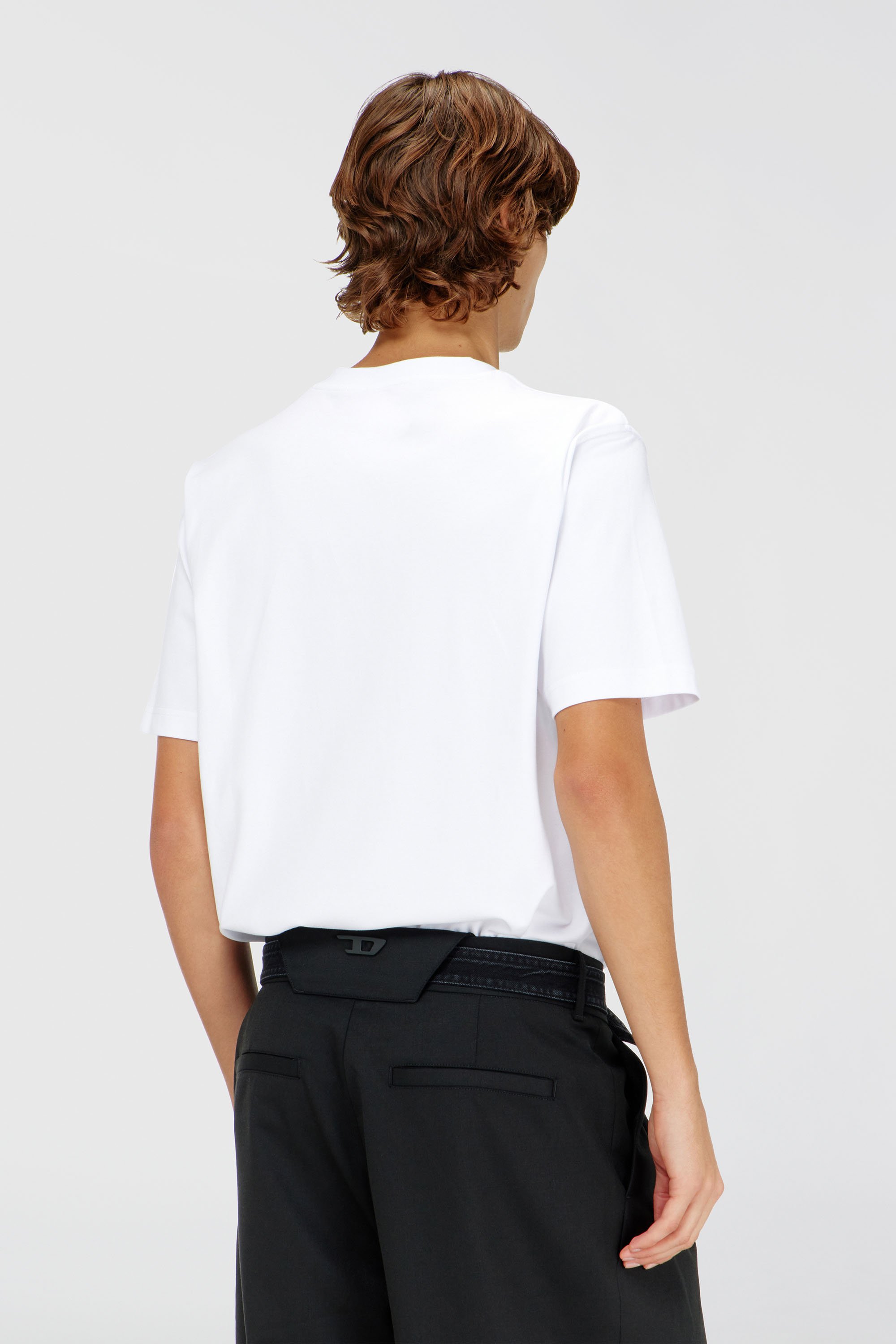 Diesel - T-ADJUST-V-MICRODIV, T-shirt con scollo a V con micro ricamo logo Uomo in ToBeDefined - 4