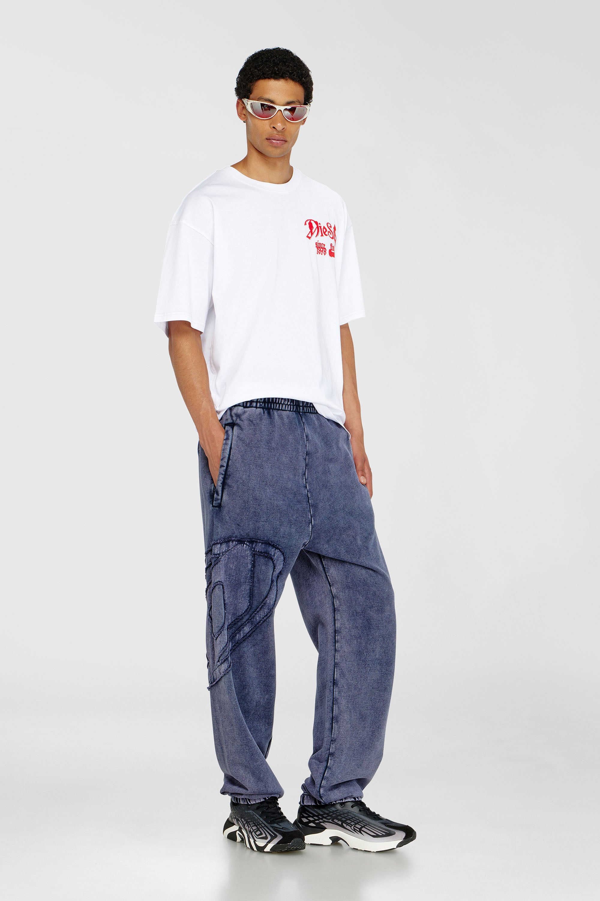 Diesel - P-MARKY-DEN, Pantaloni in cotone biologico con patch Oval D Uomo in Blu - 1