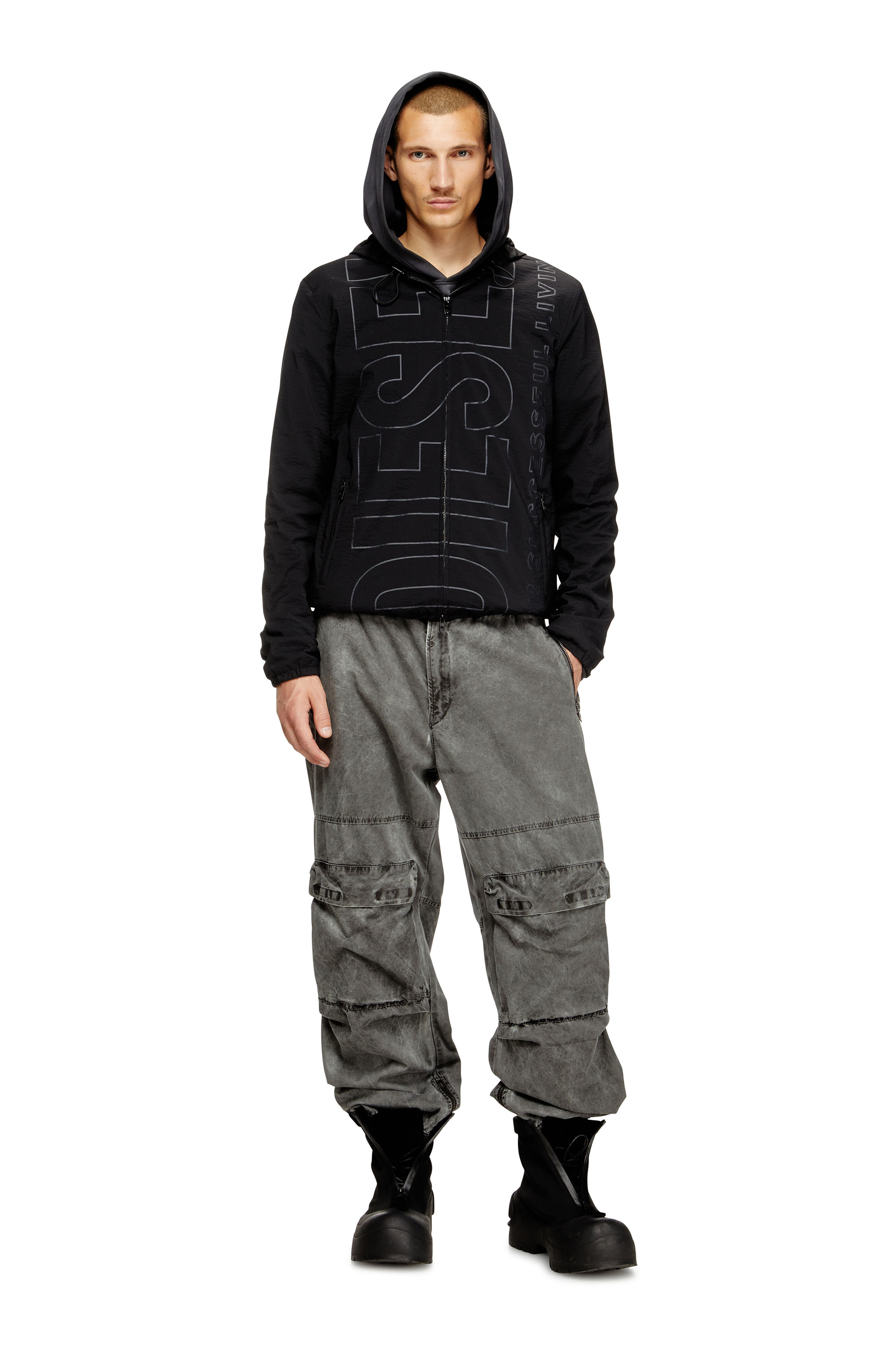 Diesel - J-ANDREW, Giacca in nylon con logo delineato Uomo in Nero - 4