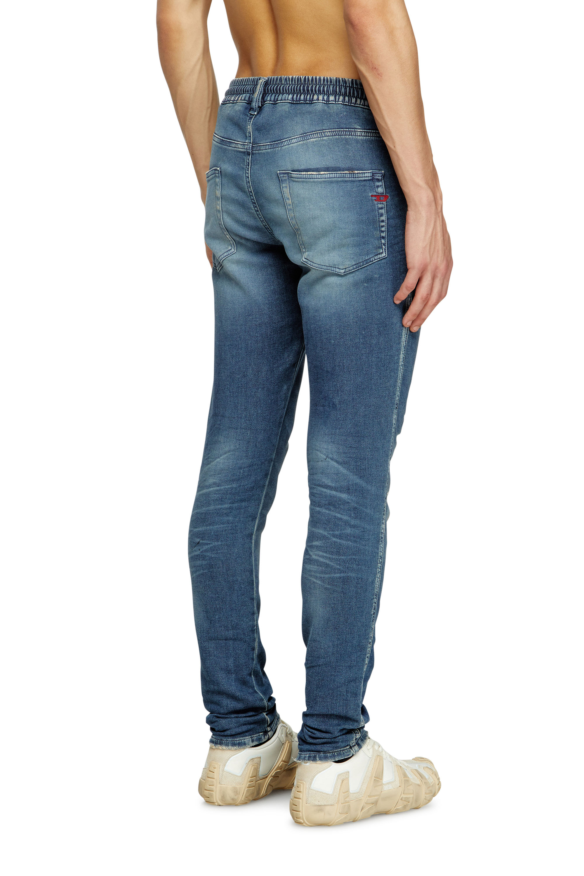 Diesel - Slim 2062 D-Strukt Joggjeans® 068RY Uomo, Blu Scuro - Image 4