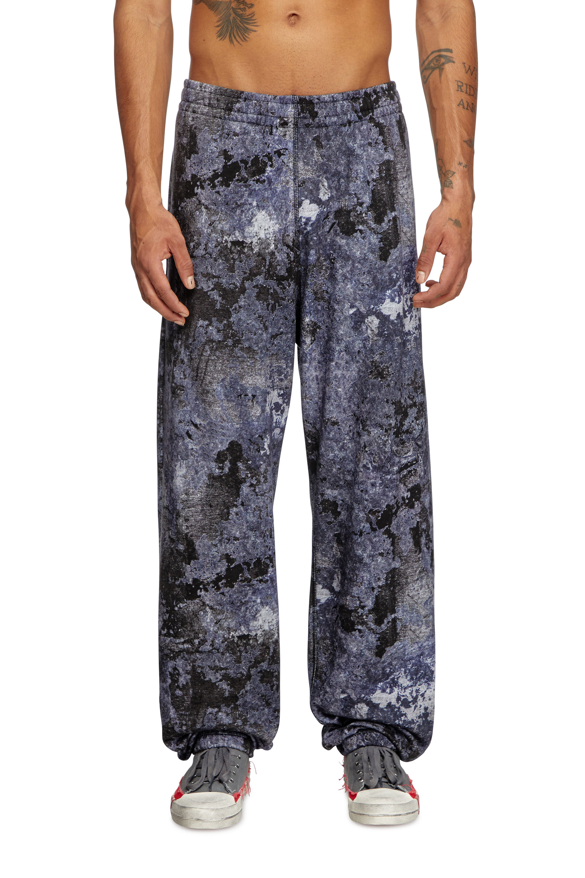 Diesel - P-MARKY-R2, Pantaloni tuta con trattamento marble Uomo in Blu - 1