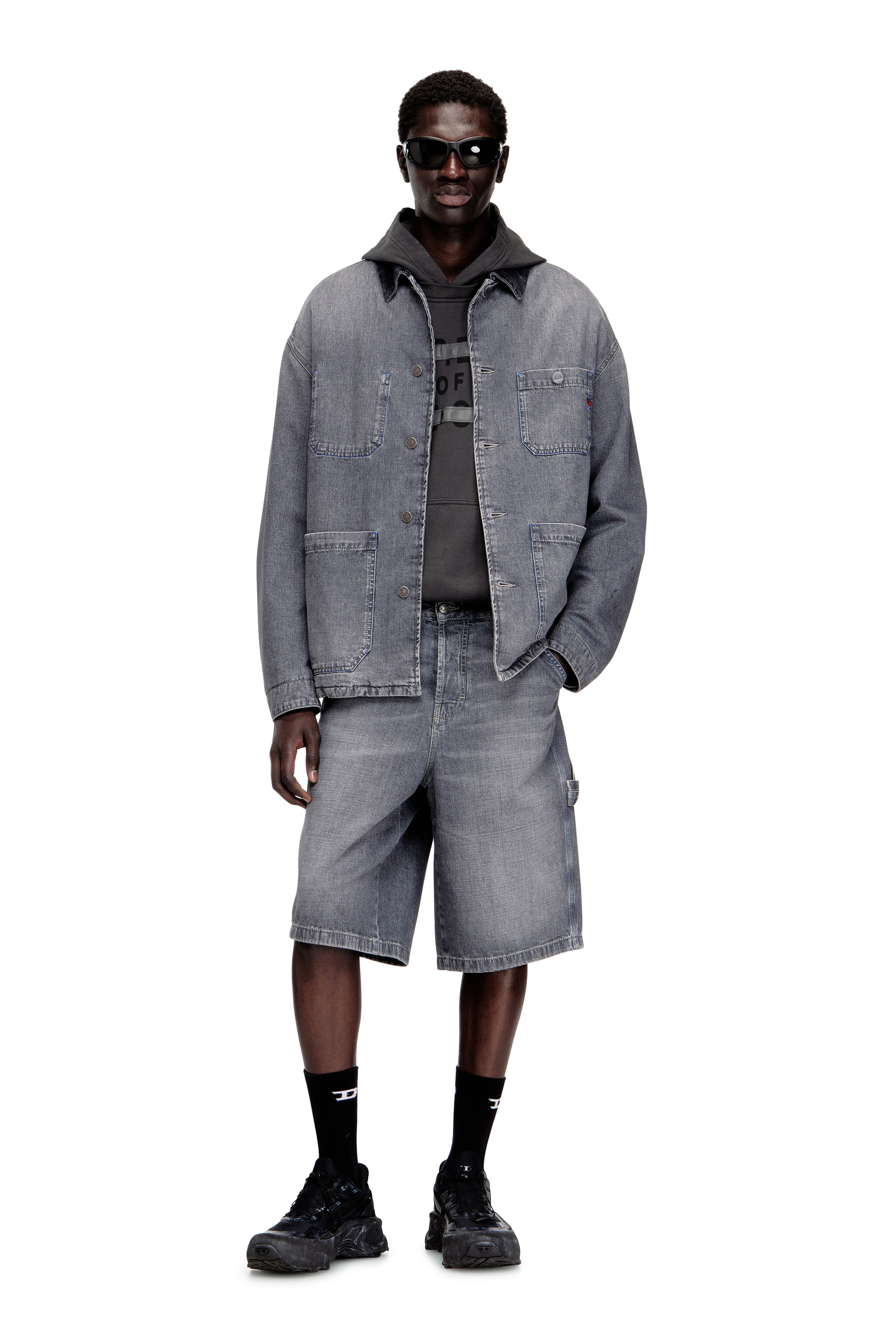 Diesel - D-LIVERY-W-SHORT, Shorts in denim dalla vestibilit&agrave; rilassata Uomo in Grigio - 2