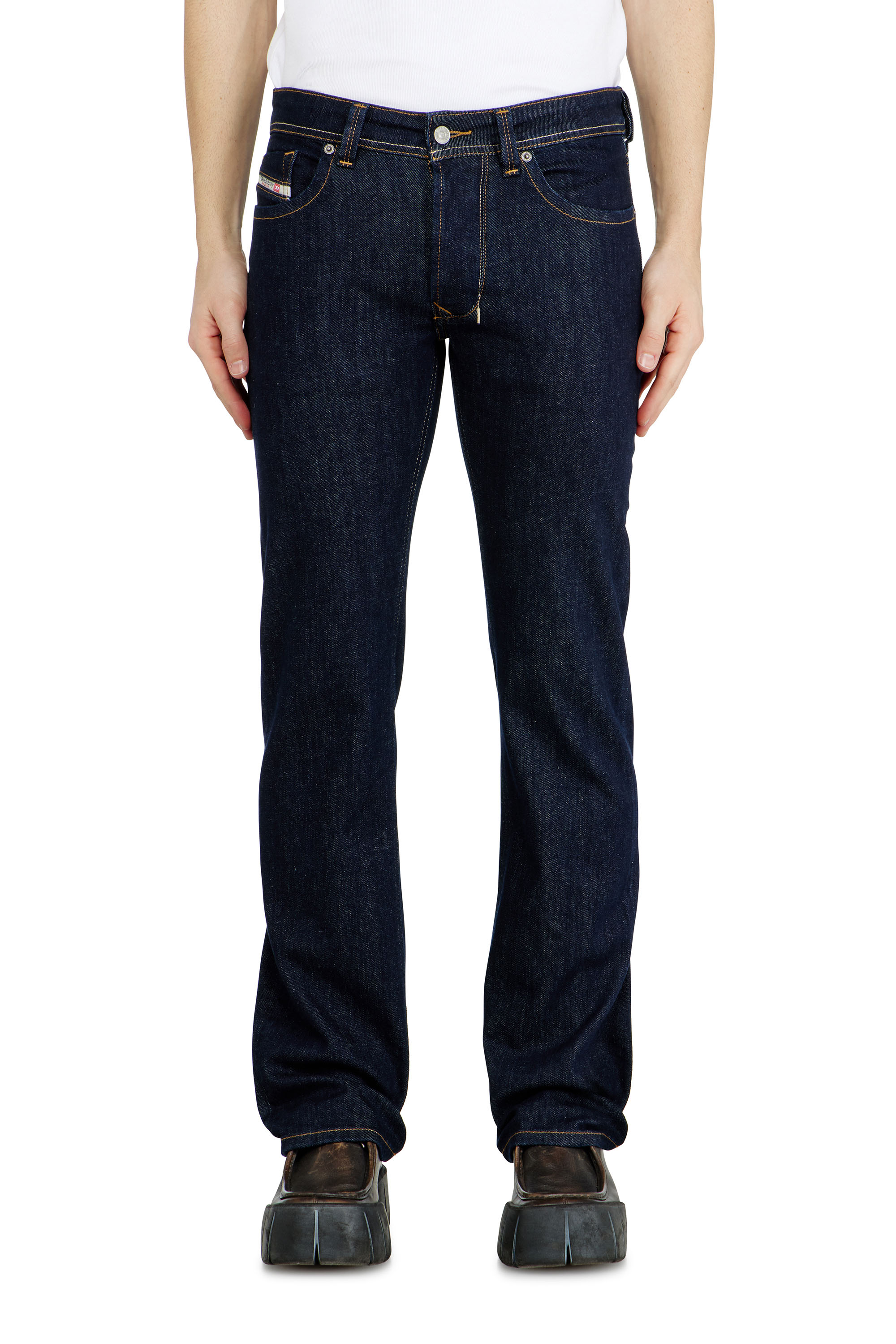 Diesel - Regular Jeans 1985 Larkee 0DBEJ Uomo, Blu Scuro - Image 1