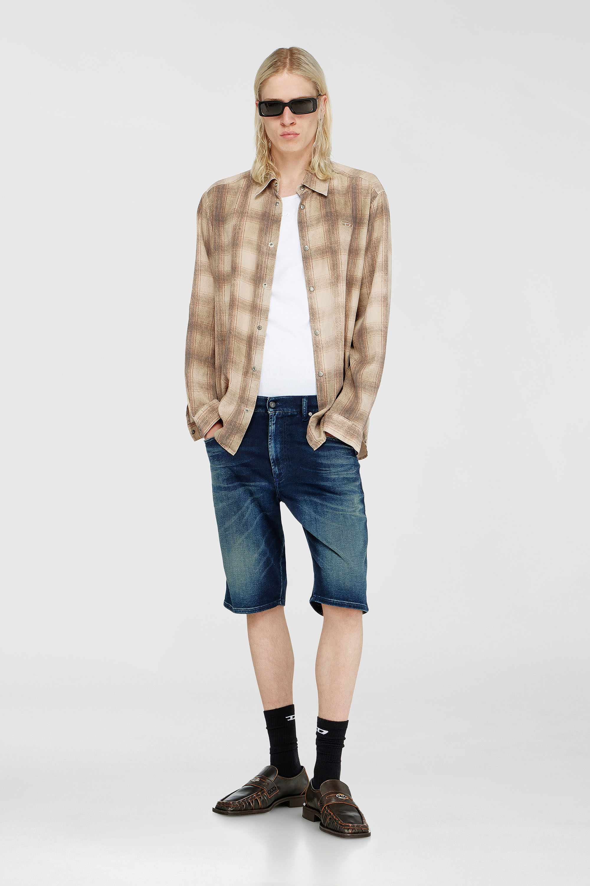 Diesel - 2033 D-KROOLEY-SHORT-BW JOGG, Chino shorts in JoggJeans sfumato Uomo in Blu - 1