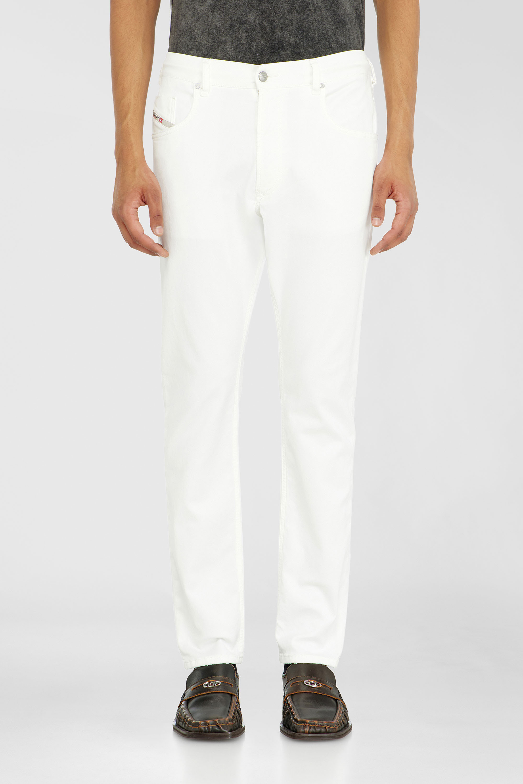 Diesel - Regular 2032 D-Krooley-BW Joggjeans&reg; 068HX Uomo, Bianco - Image 1