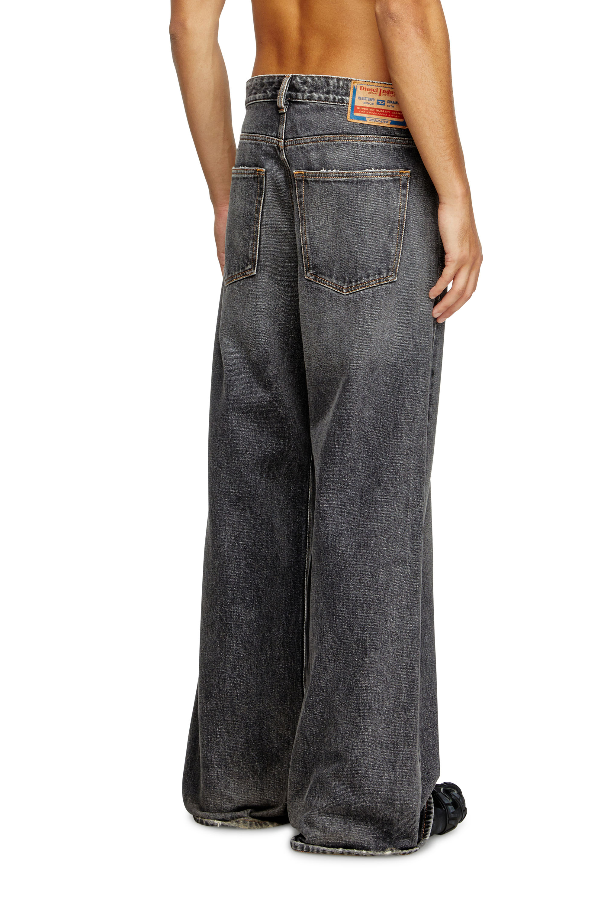 Diesel - Relaxed Jeans D-Rise 007F6 Uomo, Nero/Grigio scuro - Image 4