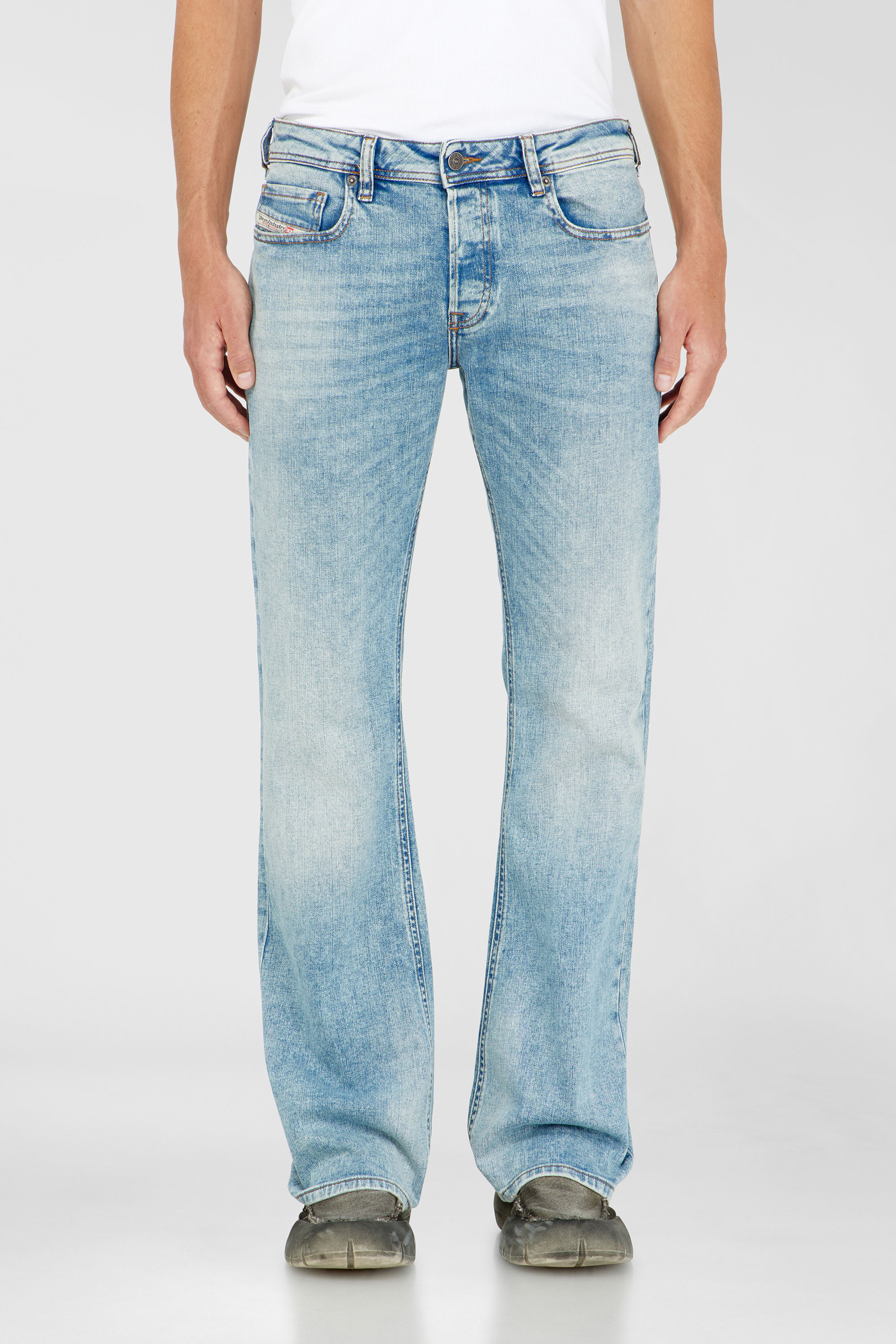 Diesel - Bootcut Jeans 2007 Zatiny 0DBDV Uomo, Blu Chiaro - Image 1