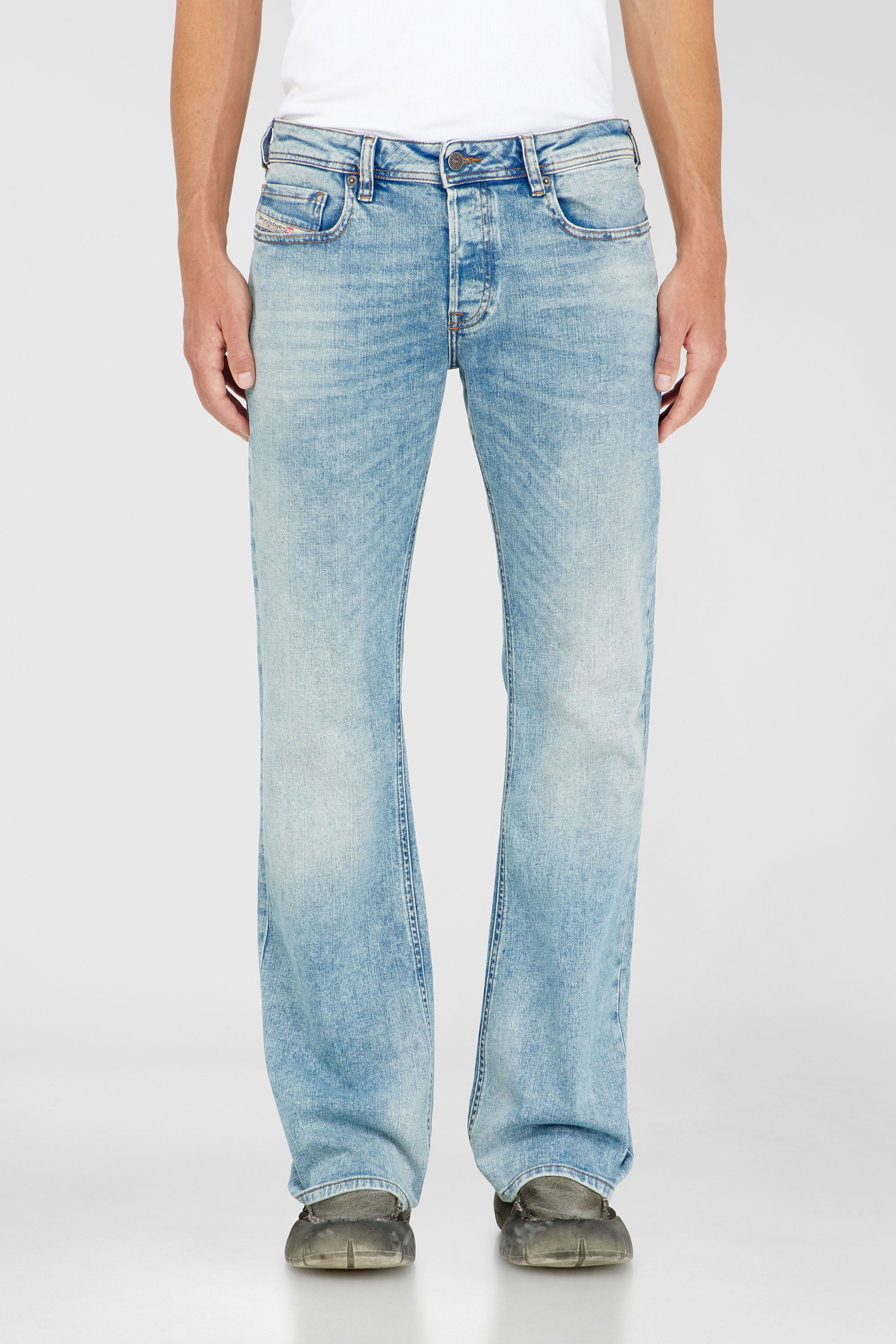 Diesel - Bootcut Jeans 2007 Zatiny 0DBDV Uomo, Blu Chiaro - Image 4
