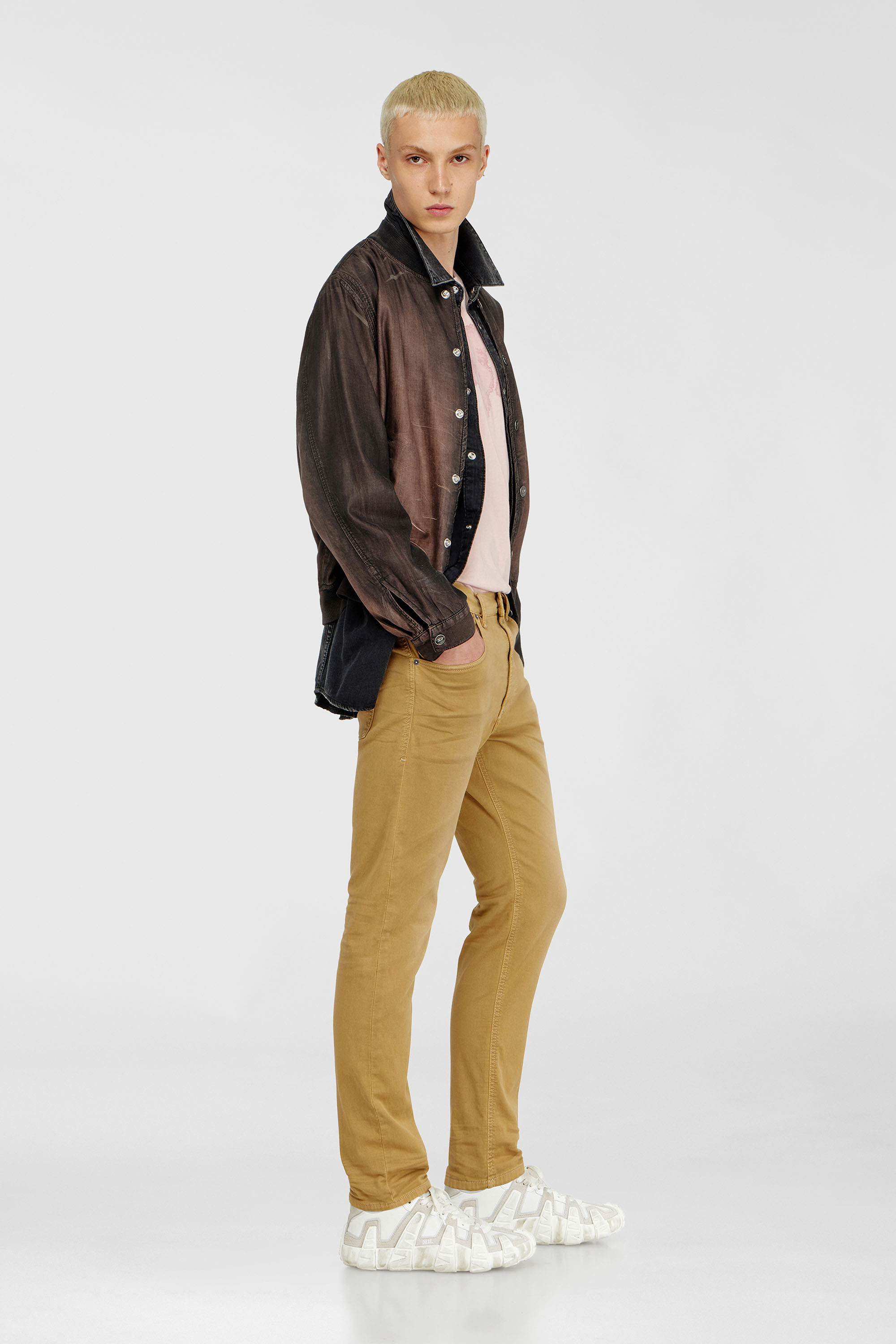 Diesel - Regular 2032 D-Krooley-BW Joggjeans&reg; 0670M Uomo, Corteccia - Image 2