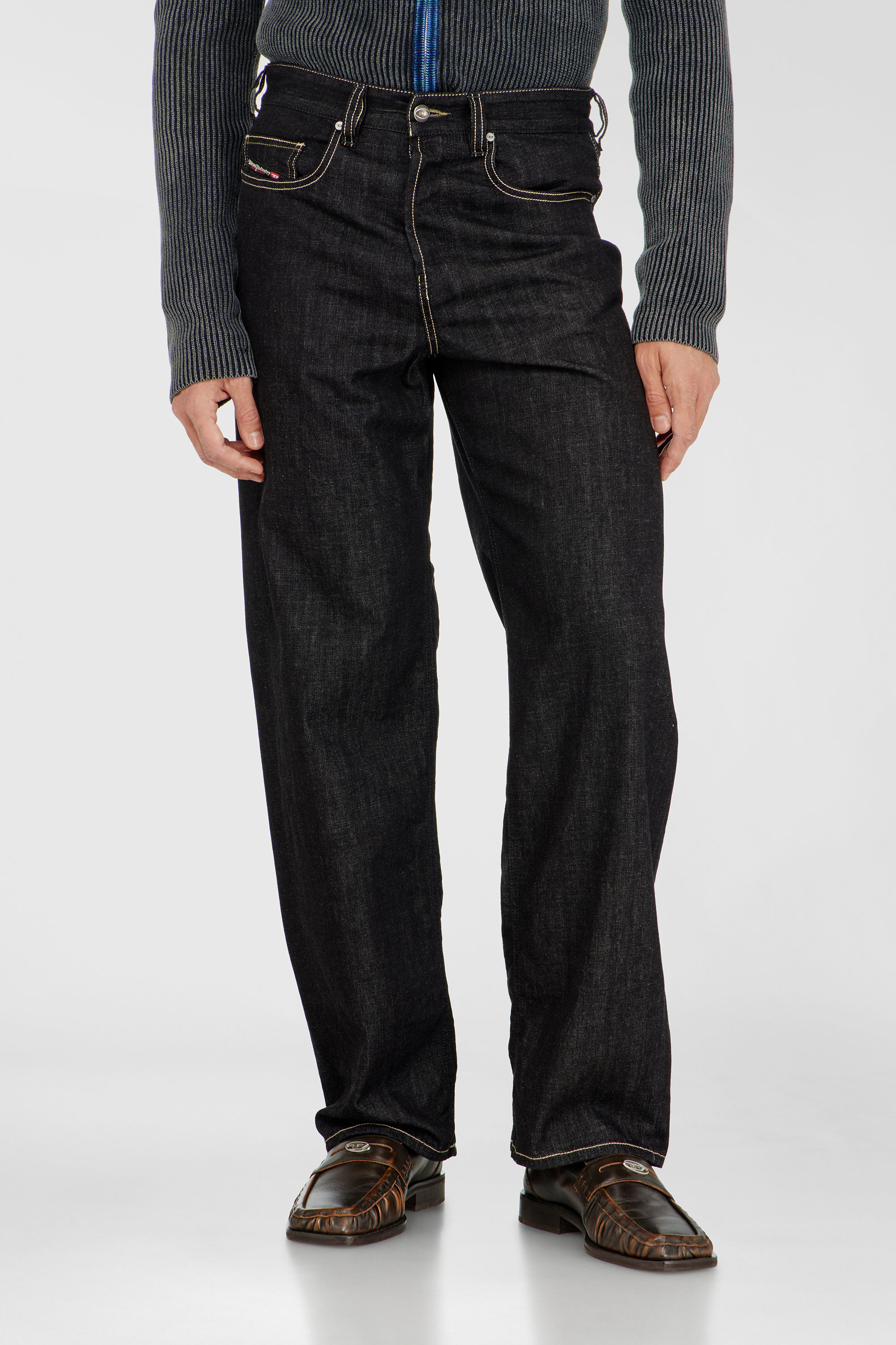 Diesel - Relaxed Jeans 2001 D-Macro 09R42 Uomo, Nero/Grigio scuro - Image 4