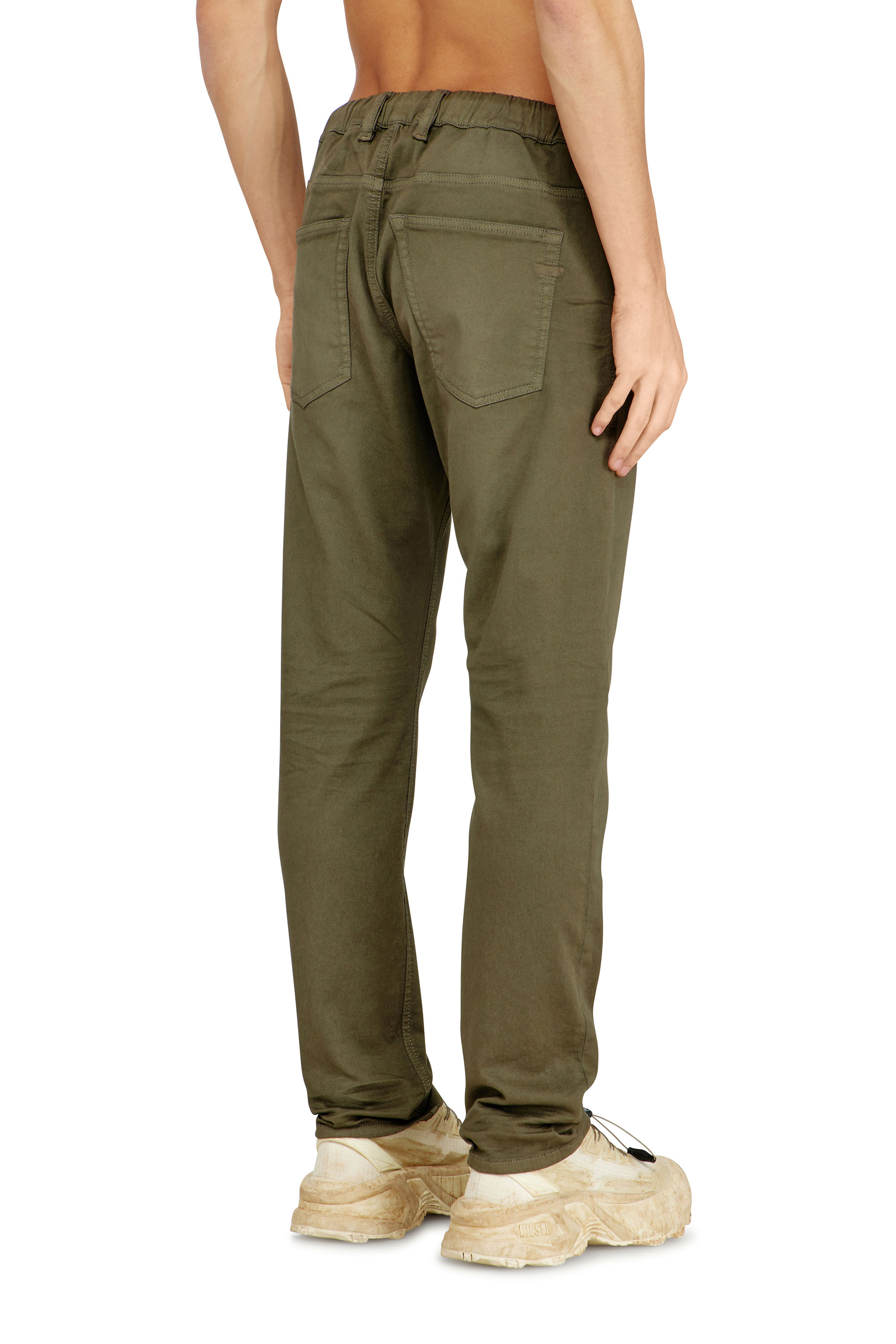 Diesel - Regular 2032 D-Krooley-BW Joggjeans&reg; 0670M Uomo, Verde Militare - Image 4