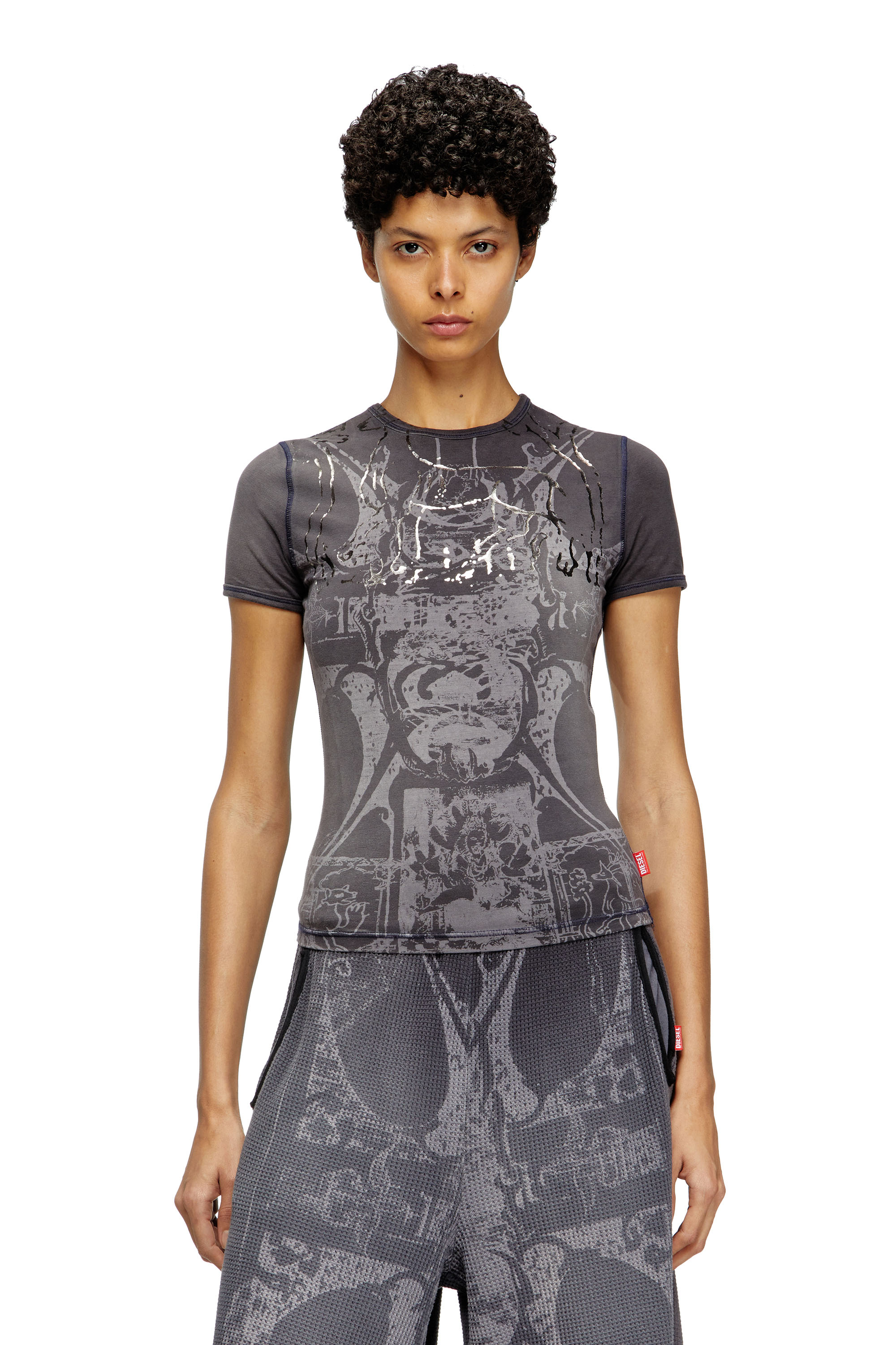 Diesel - T-UNCUTIES-LONG-R6, T-shirt con stampa laminata Donna in Nero - 3