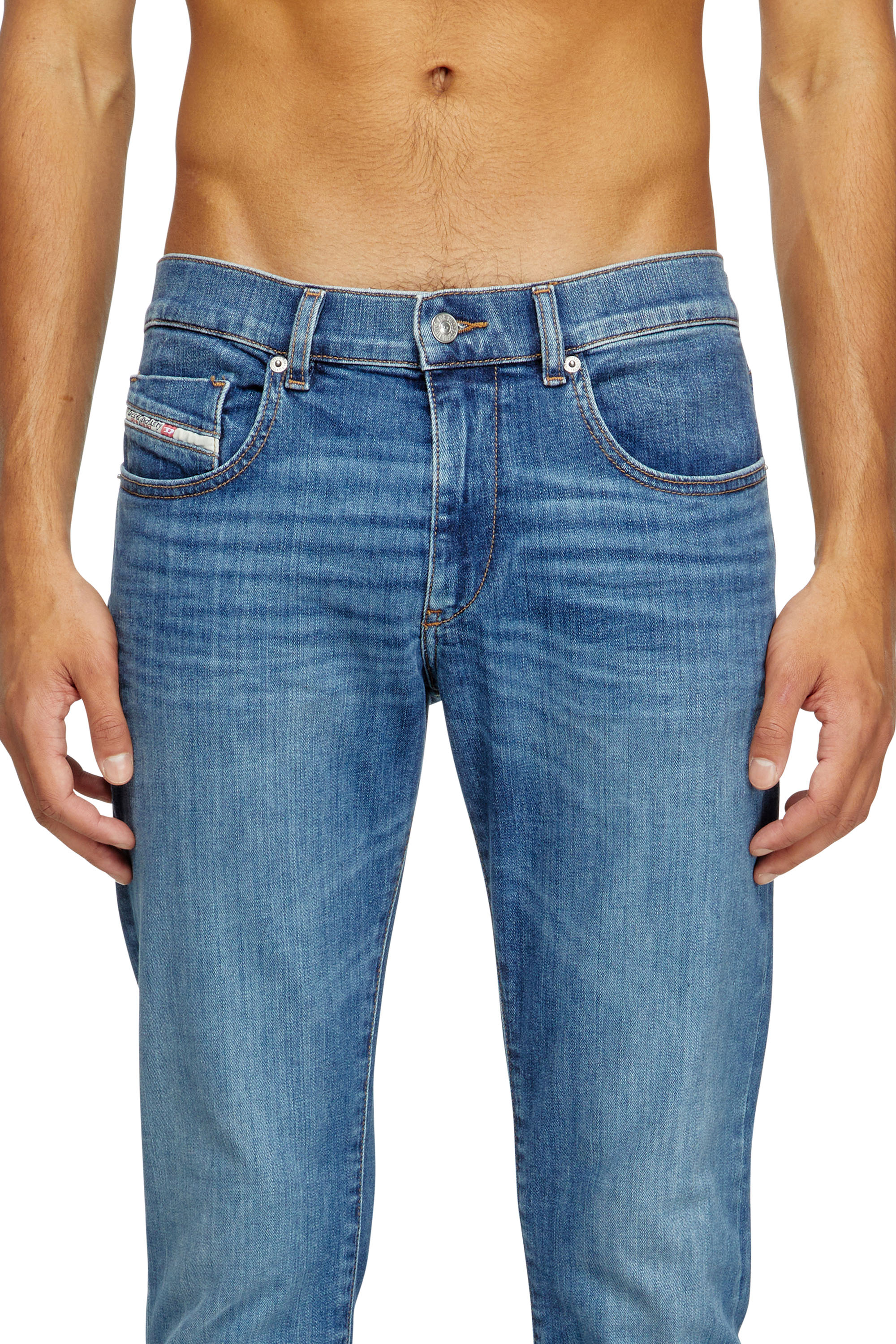 Diesel - Slim Jeans 2019 D-Strukt 0KIAL Uomo, Blu Chiaro - Image 4