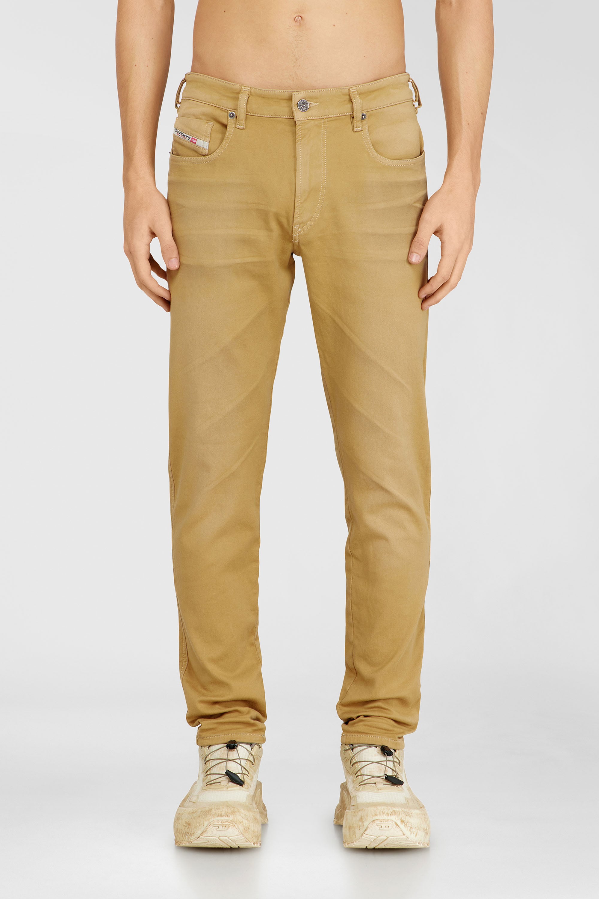 Diesel - Slim 2062 D-Strukt Joggjeans&reg; 0670M Uomo, Beige - Image 1