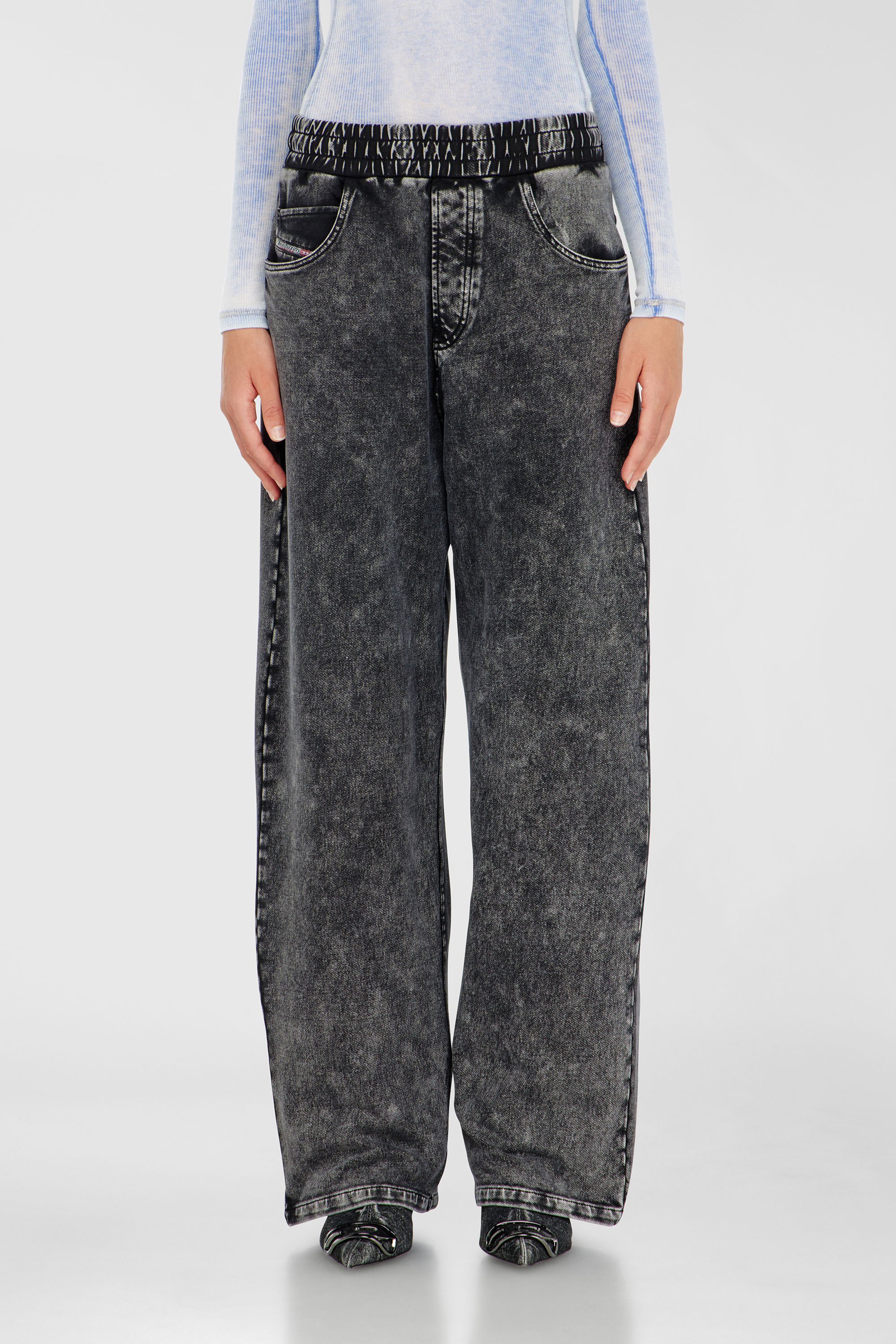 Diesel - P-STUKY, Pantaloni da tuta effetto denim Donna in Grigio - 1