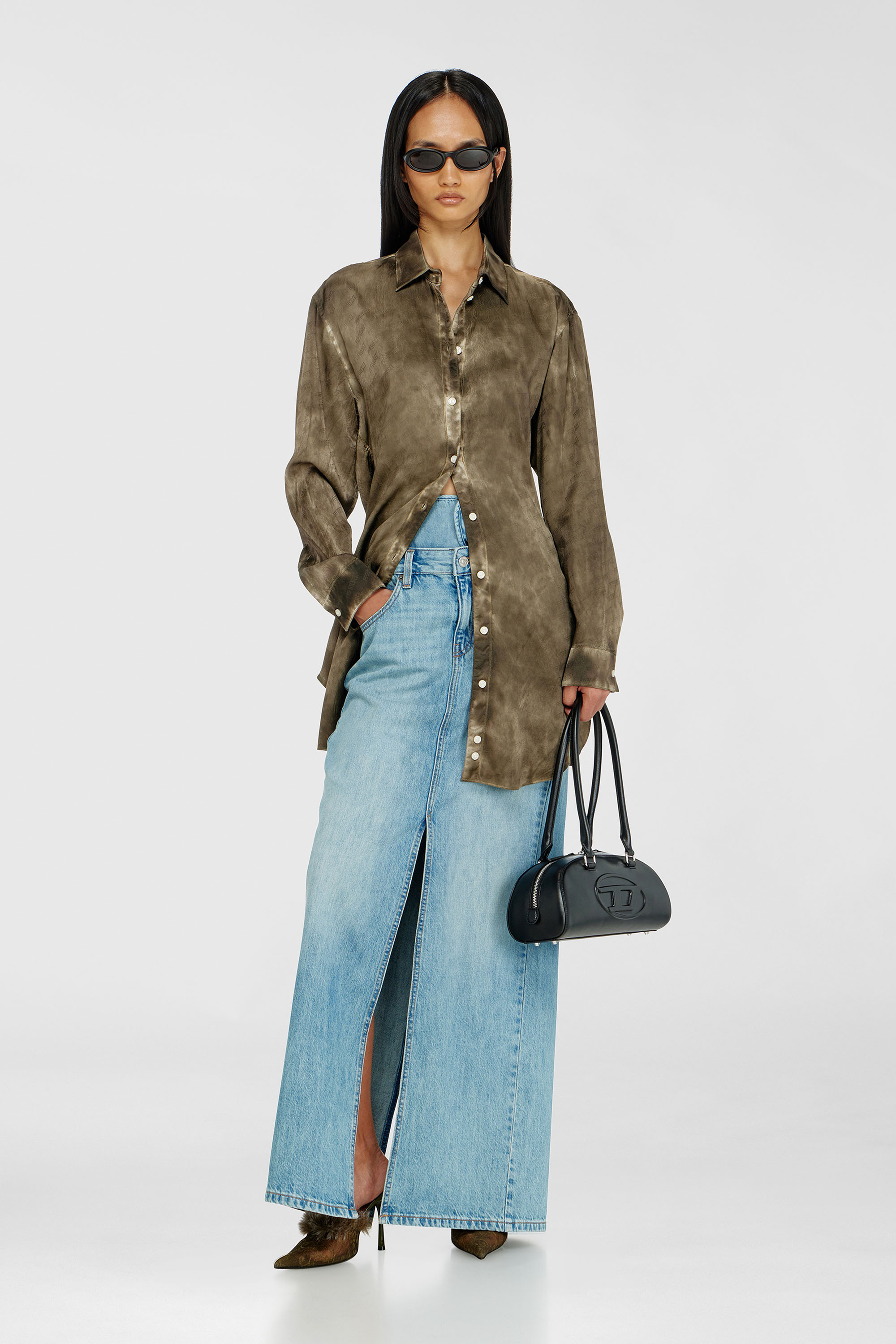 Diesel - C-LAVEL, Camicia lunga in raso crinkle jacquard con logo Donna in Verde - 1