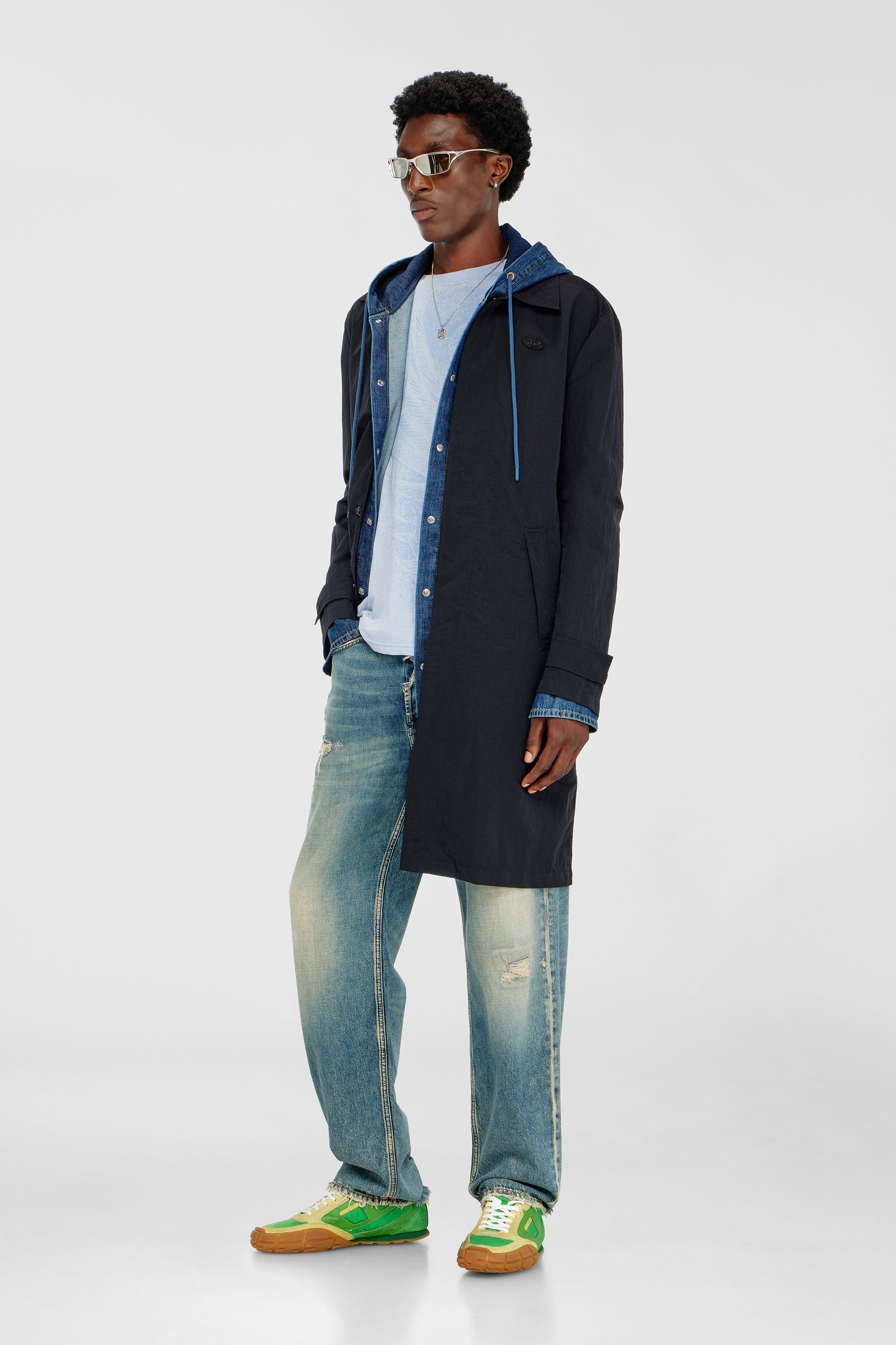 Diesel - J-BURHAT, Cappotto in nylon con finitura crinkle lucida Uomo in Nero - 1