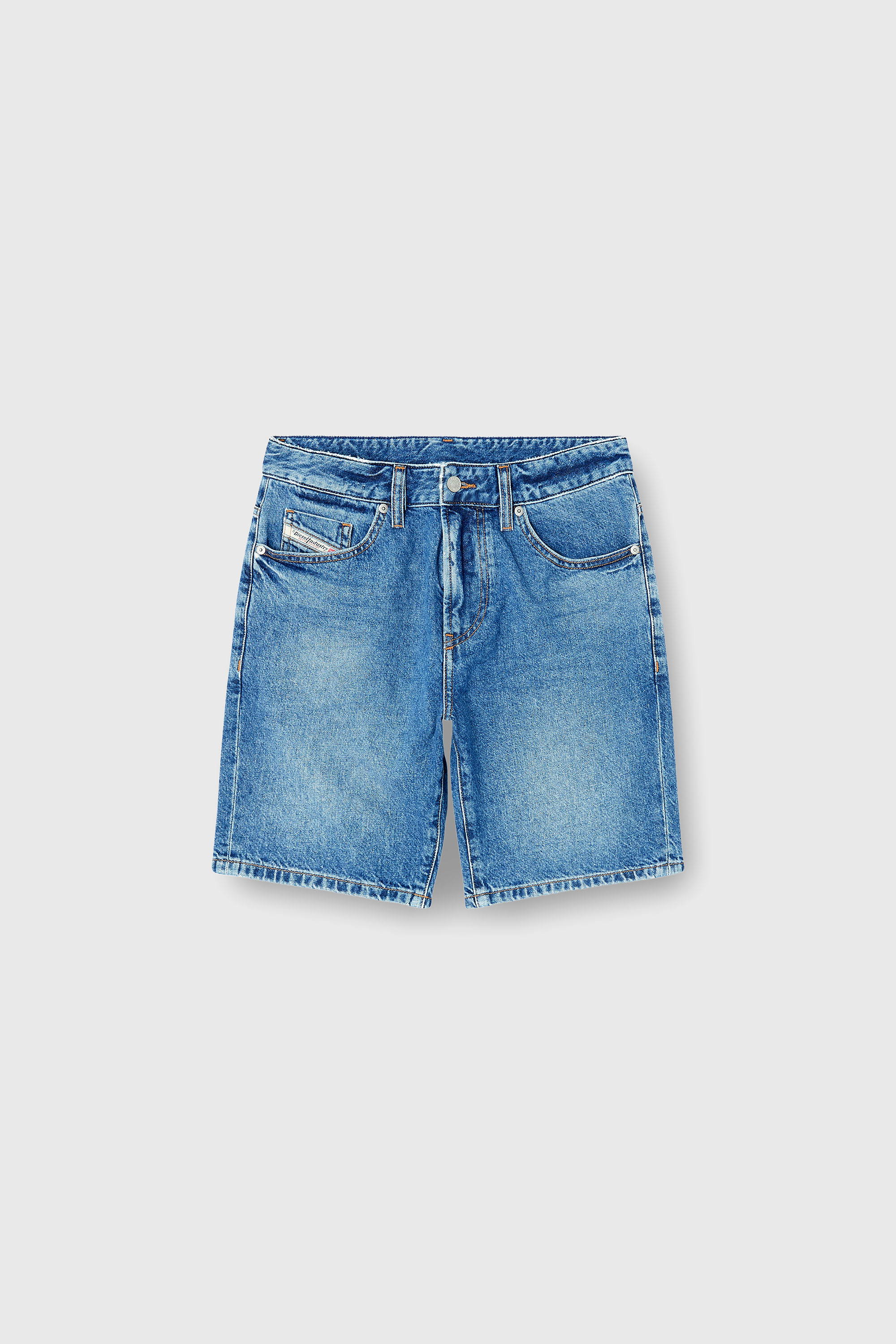 Diesel - D-FIN, Shorts slim in denim lavaggio pulito Uomo in Blu - 2