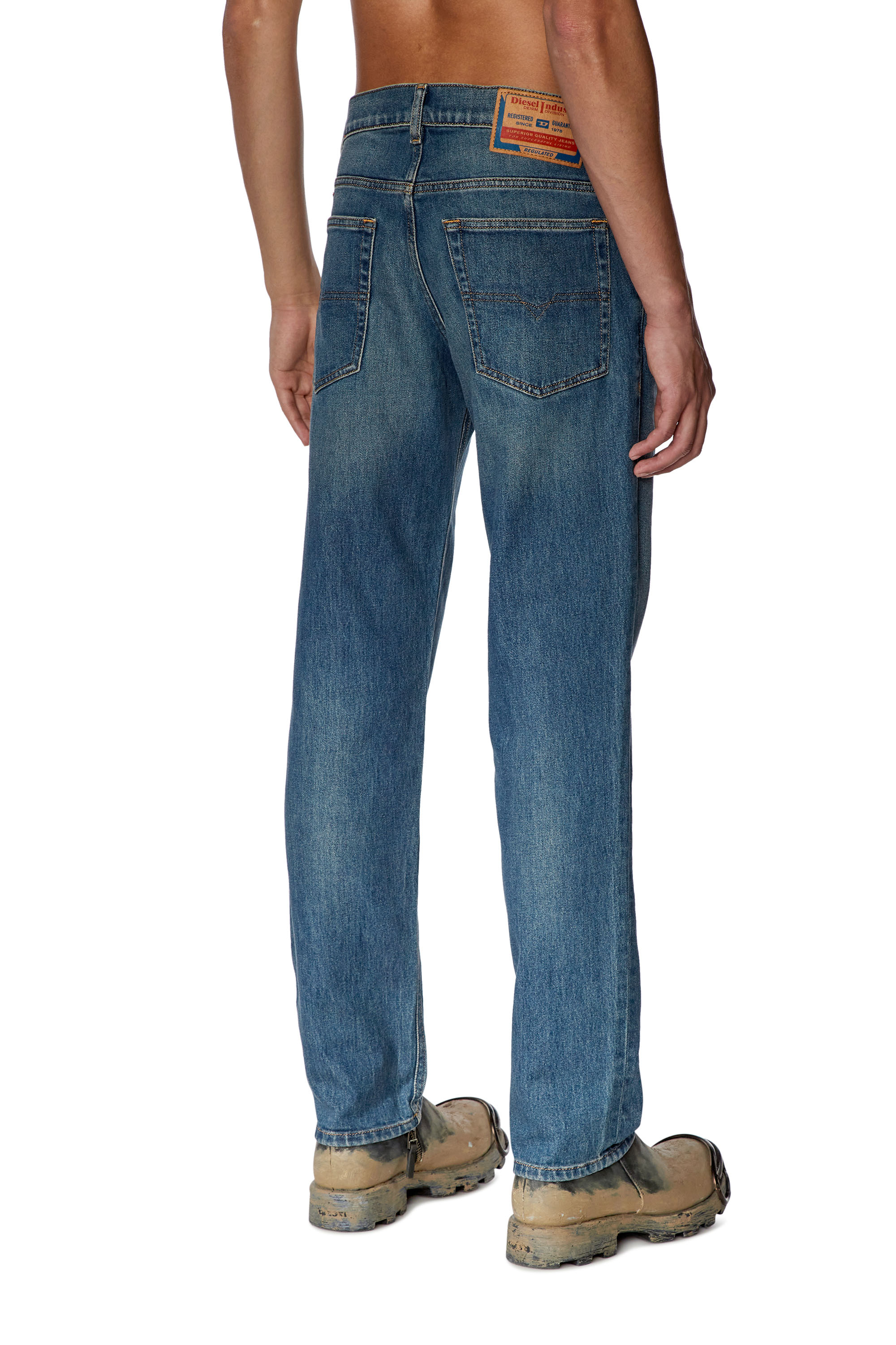 Diesel - Tapered Jeans 2023 D-Finitive 09F88, Blu medio - Image 2