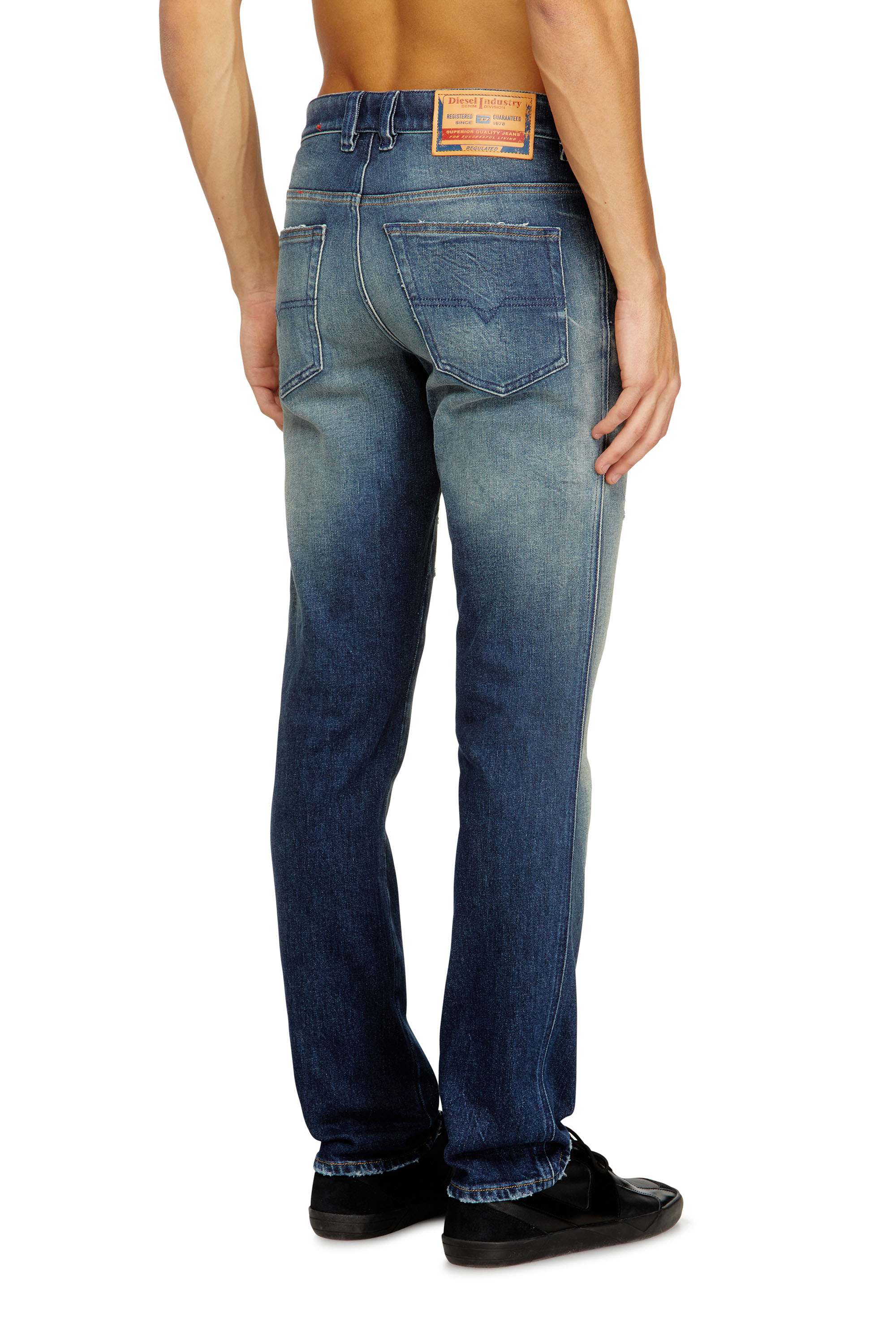 Diesel - Slim Jeans 1993 D-Vyl 007CA Uomo, Blu Scuro - Image 4