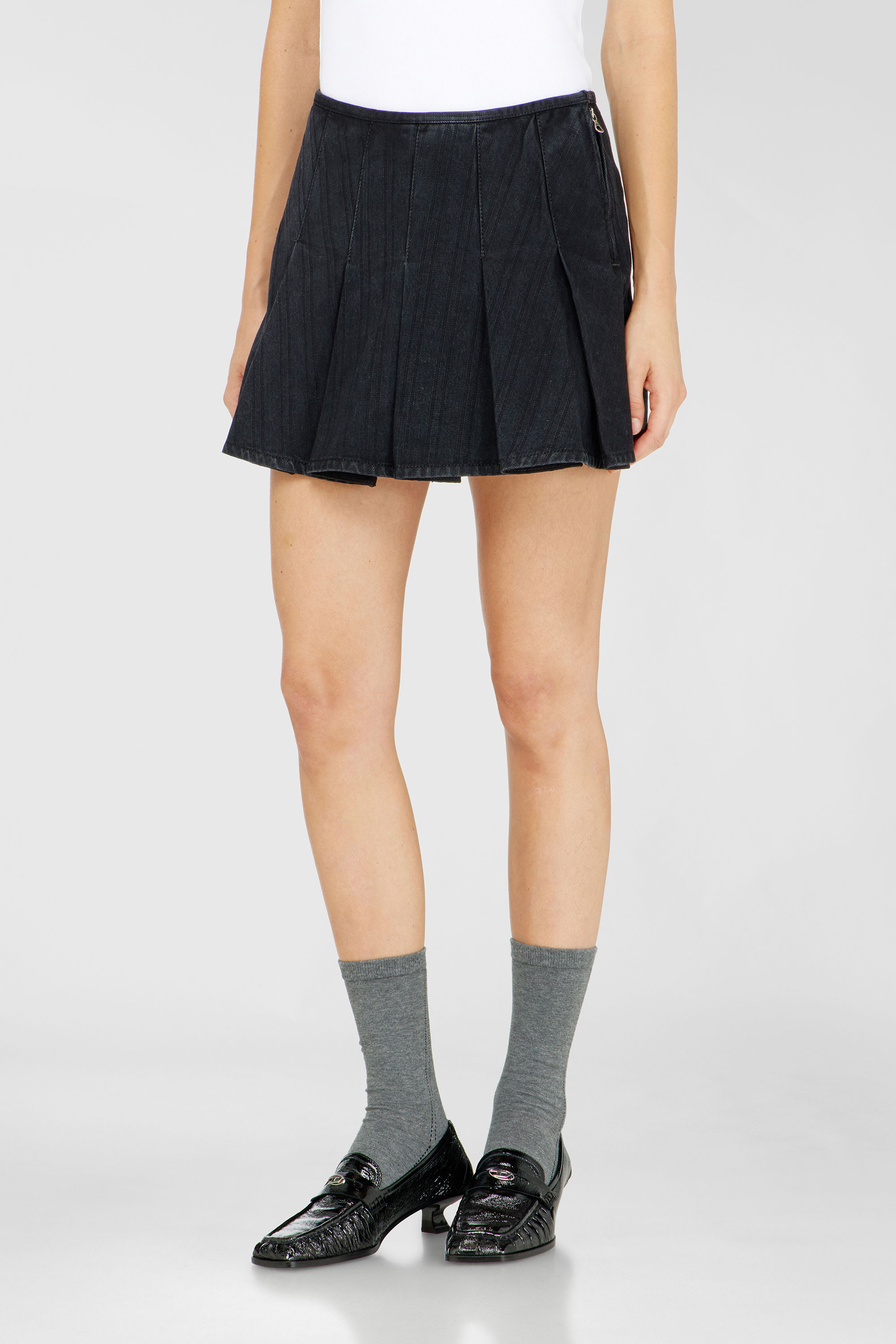 Diesel - DE-SHERO, Gonna pantalone plissettata in denim a righe Donna in Nero - 1