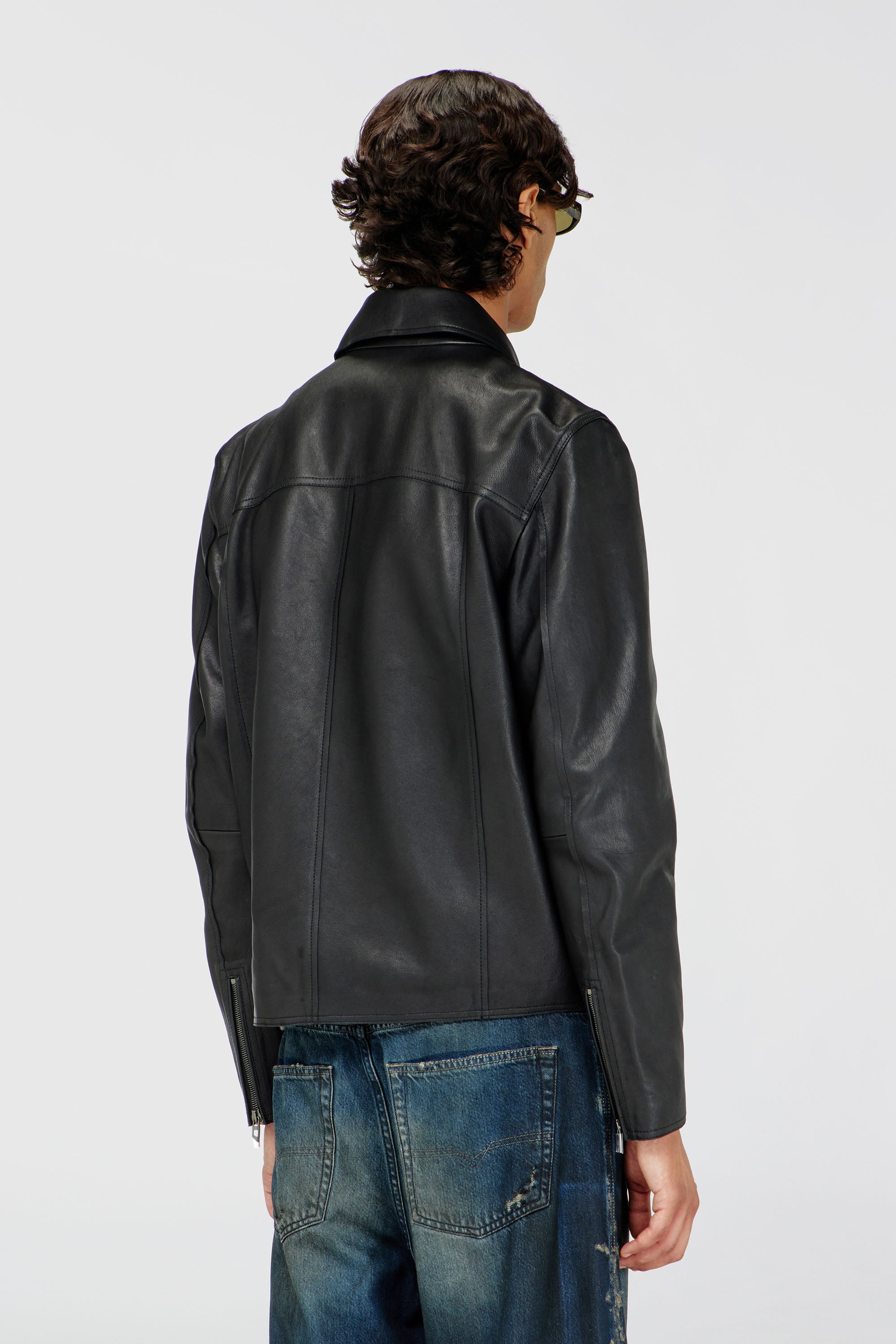 Diesel - L-KORN-A, Giacca in pelle con logo Oval D a rilievo Uomo in Nero - 4