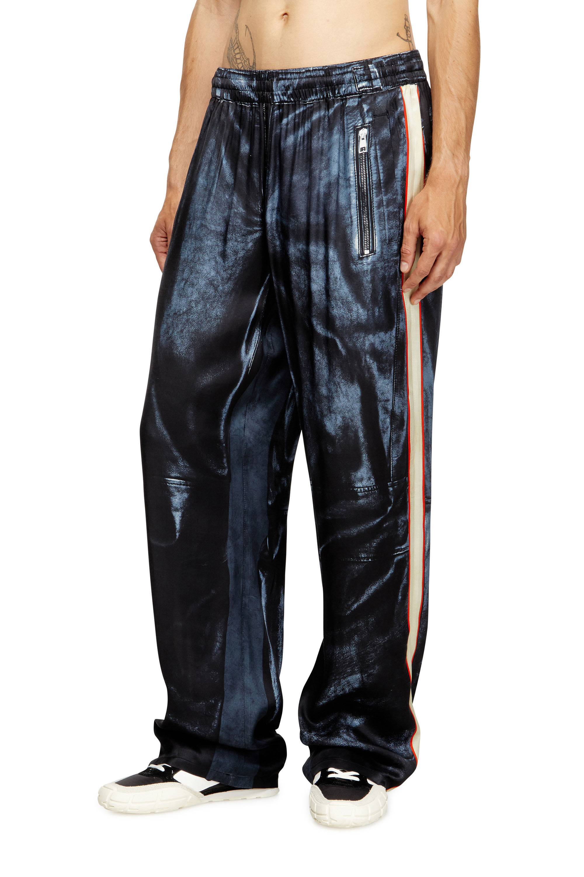 Diesel - P-THECKS-NMAN, Pantaloni in viscosa con stampa biker Uomo in ToBeDefined - 1