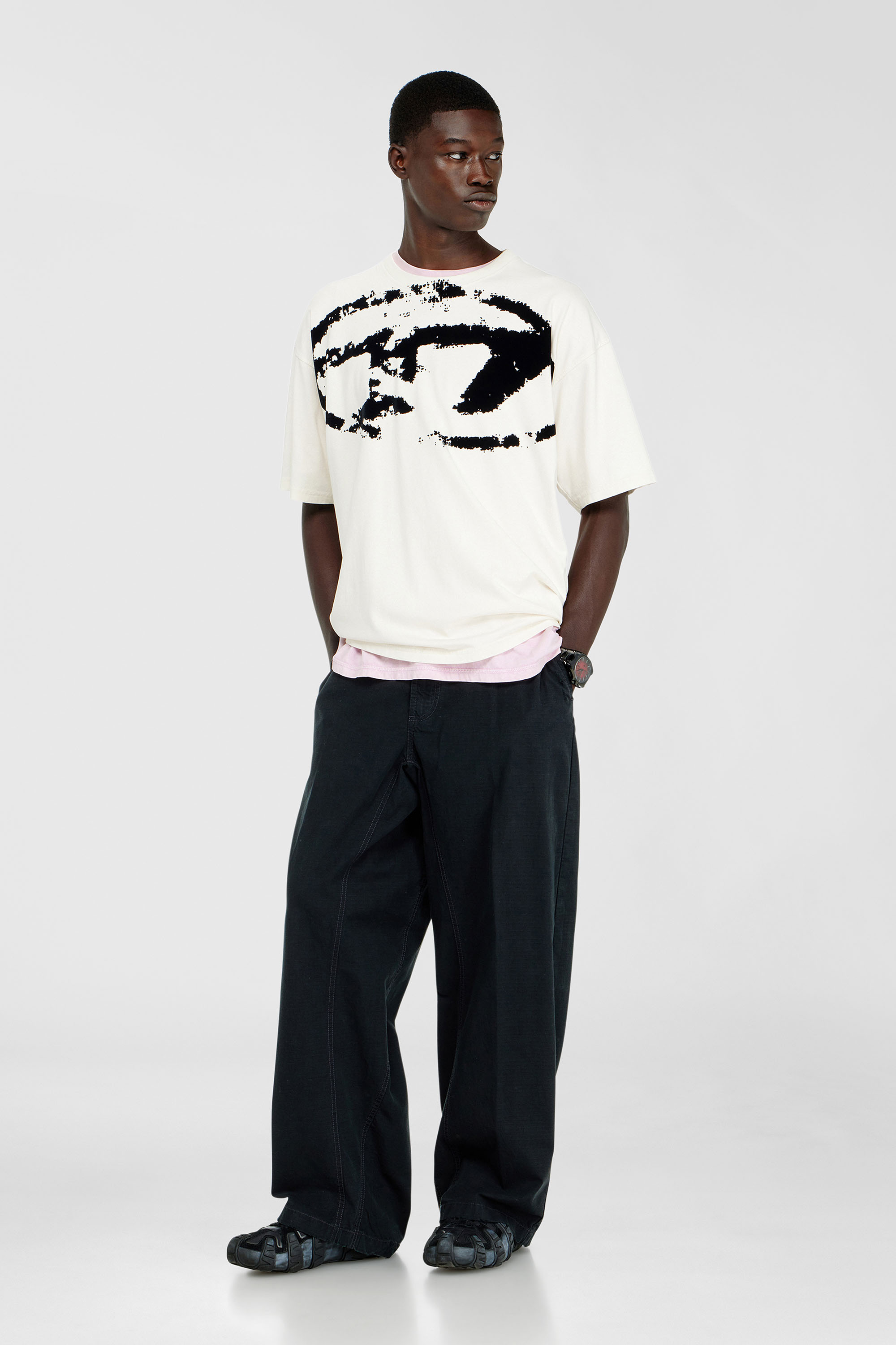 Diesel - T-BOXT-N14, T-shirt con stampa distressed floccata Uomo in Bianco - 1