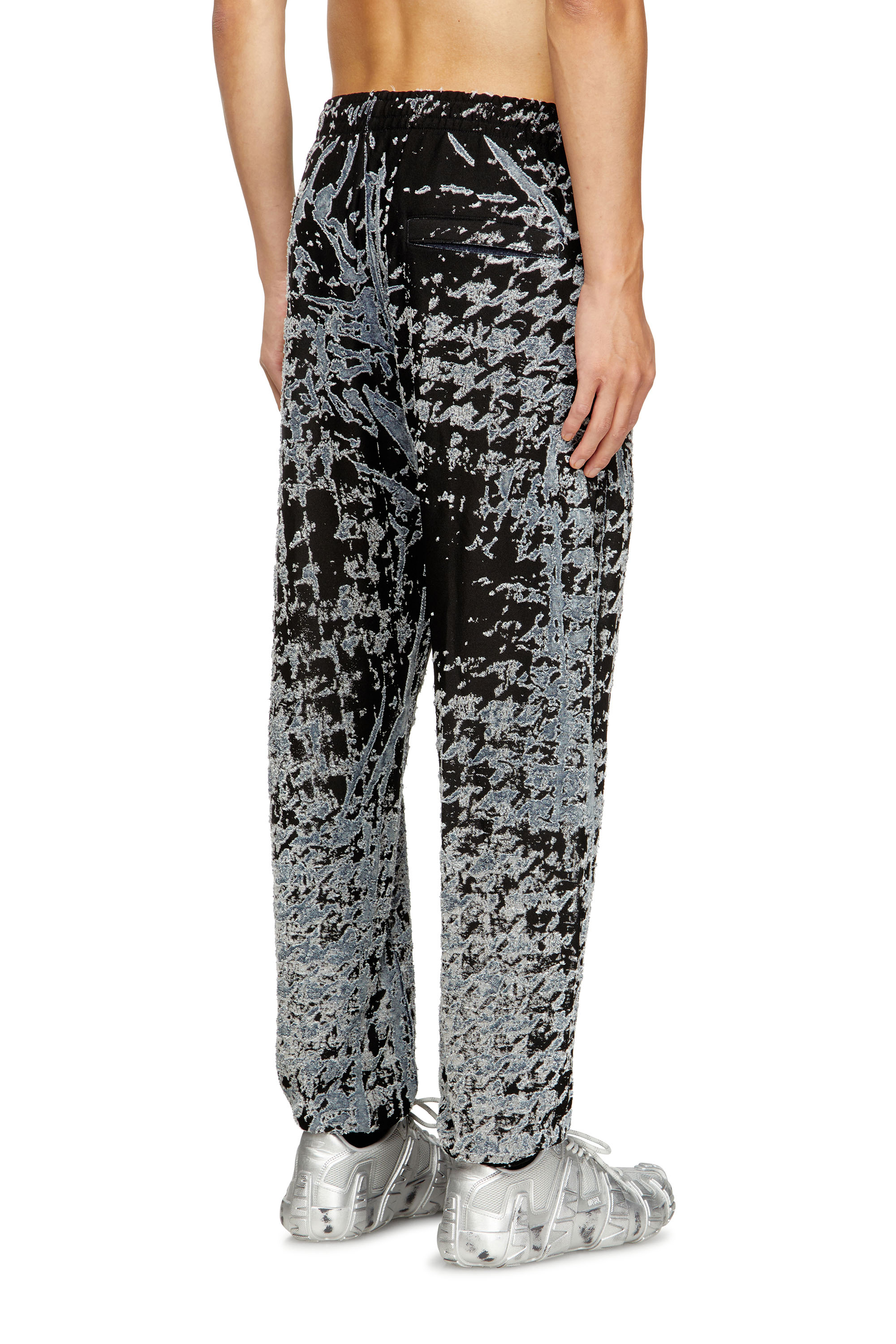 Diesel - P-LABIS, Pantaloni elasticizzati con motivo pied-de-poule dévoré Uomo in Multicolor - 4