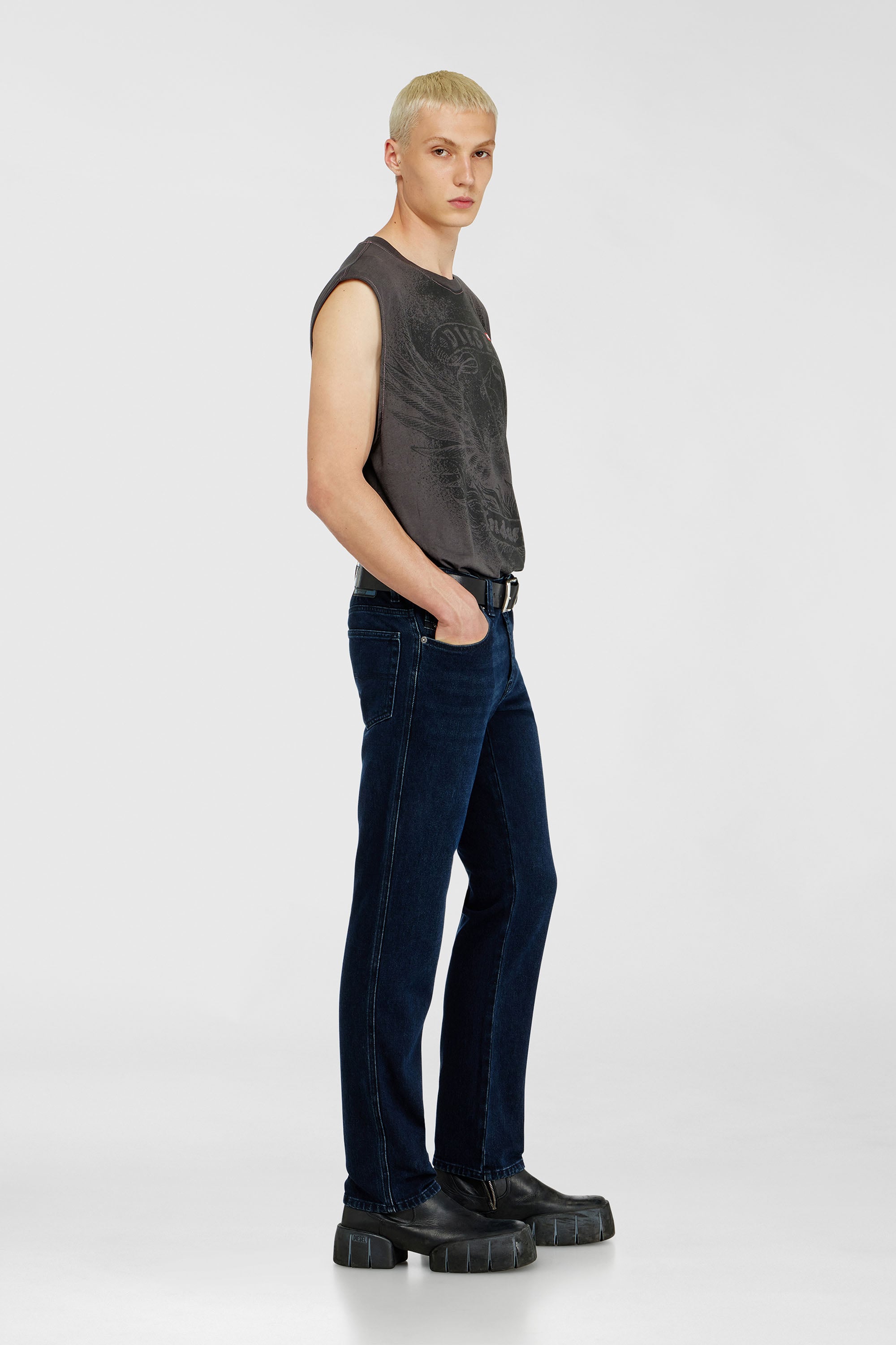 Diesel - Slim Jeans 1993 D-Vyl 0KBBJ Uomo, Blu Scuro - Image 1