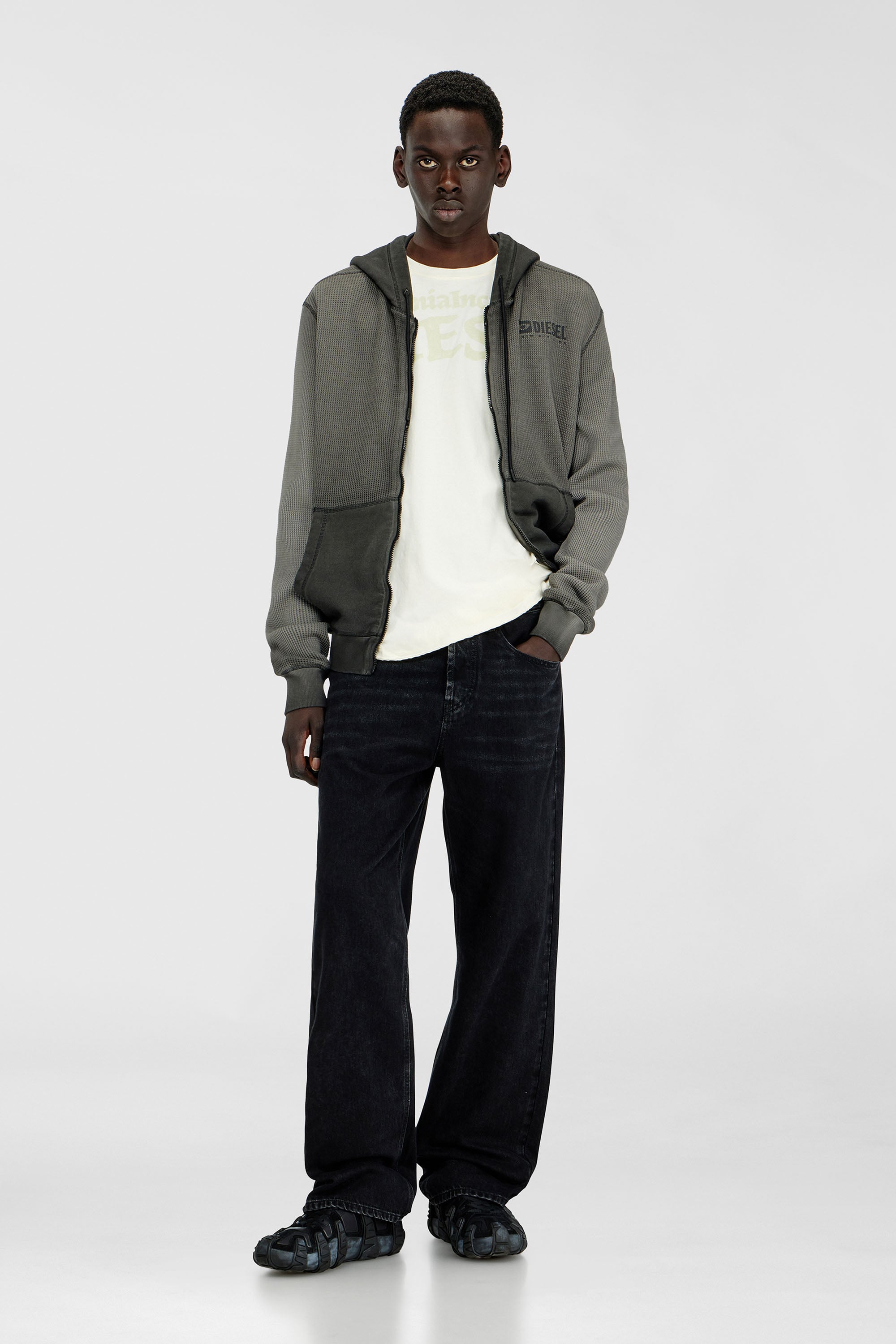 Diesel - Relaxed Jeans 2001 D-Macro 09P09 Uomo, Nero/Grigio scuro - Image 2