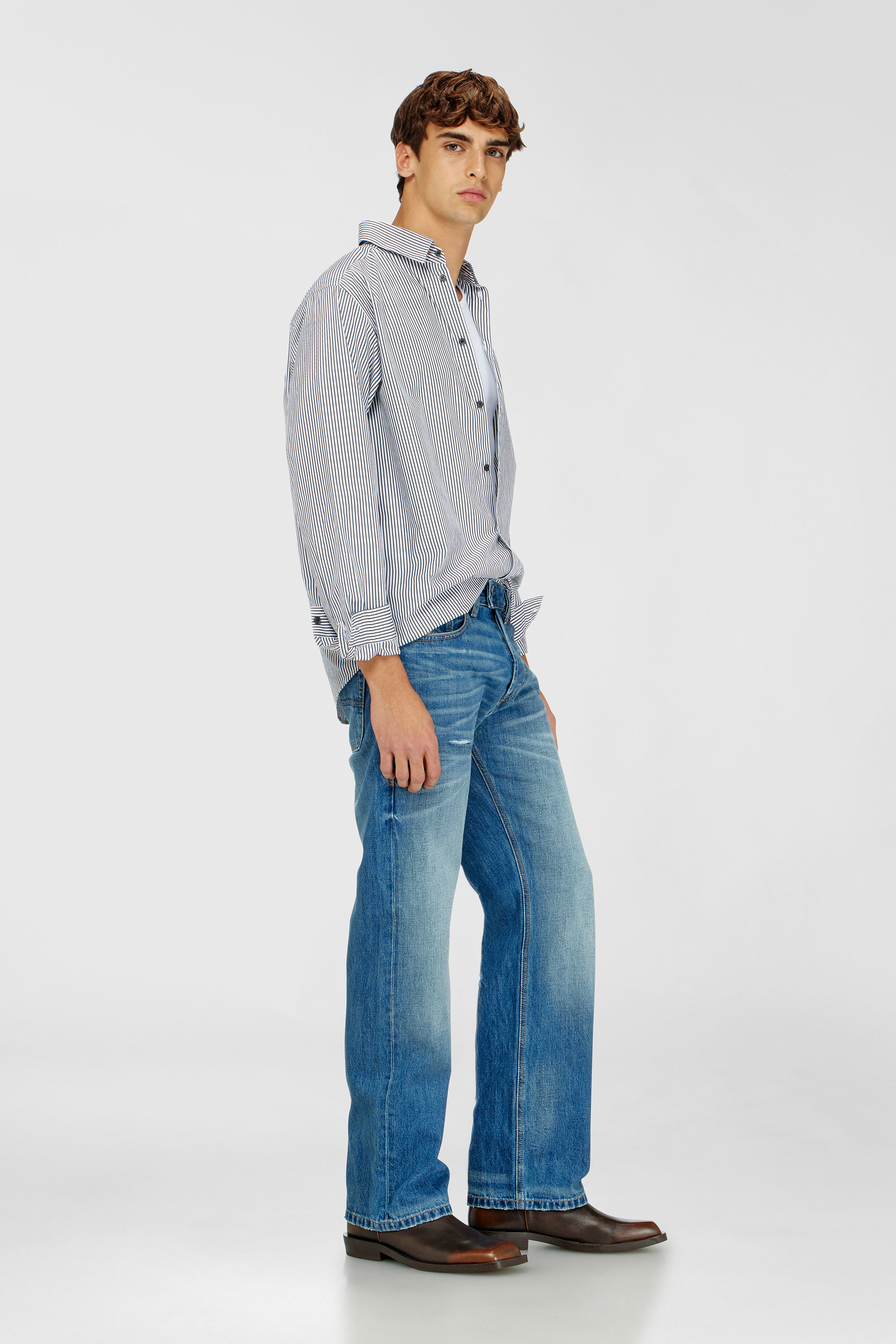Diesel - Relaxed Jeans 1980 D-Eeper 0DLDC Uomo, Blu medio - Image 2