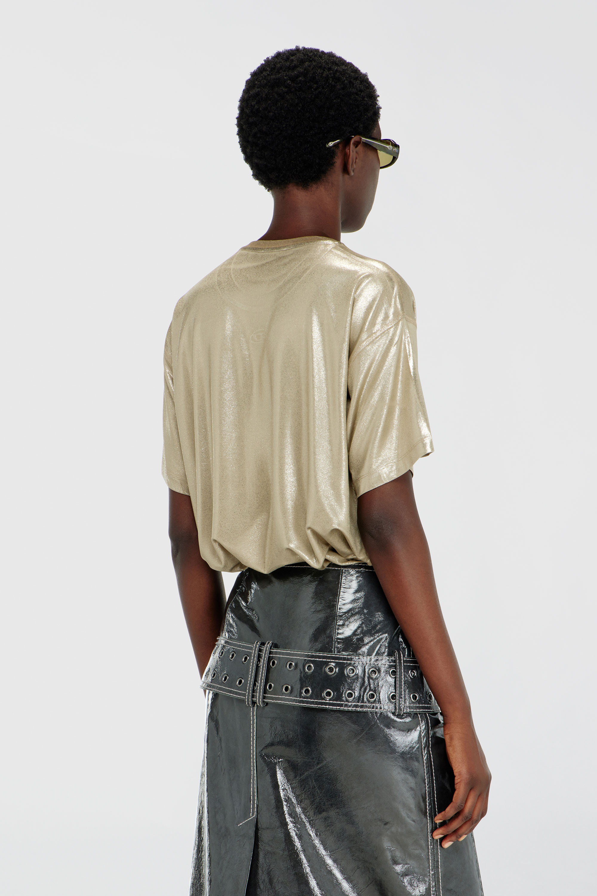 Diesel - T-NORMY-AA2, T-shirt in jersey con finitura metallizzata Donna in Oro - 4