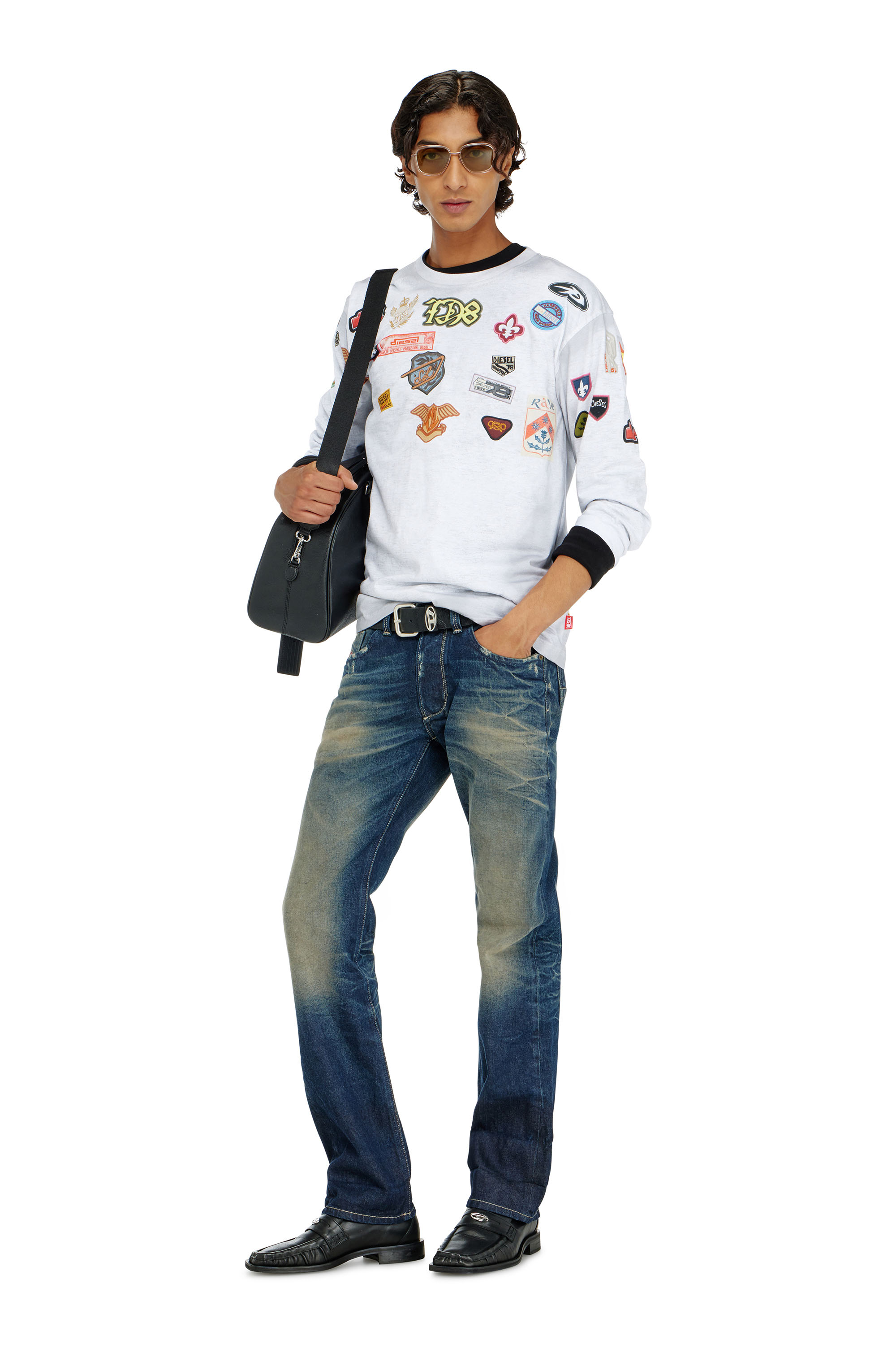 Diesel - T-NORME-LS-PATCHES, T-shirt a manica lunga con stampa patch all-over Uomo in Bianco - 2