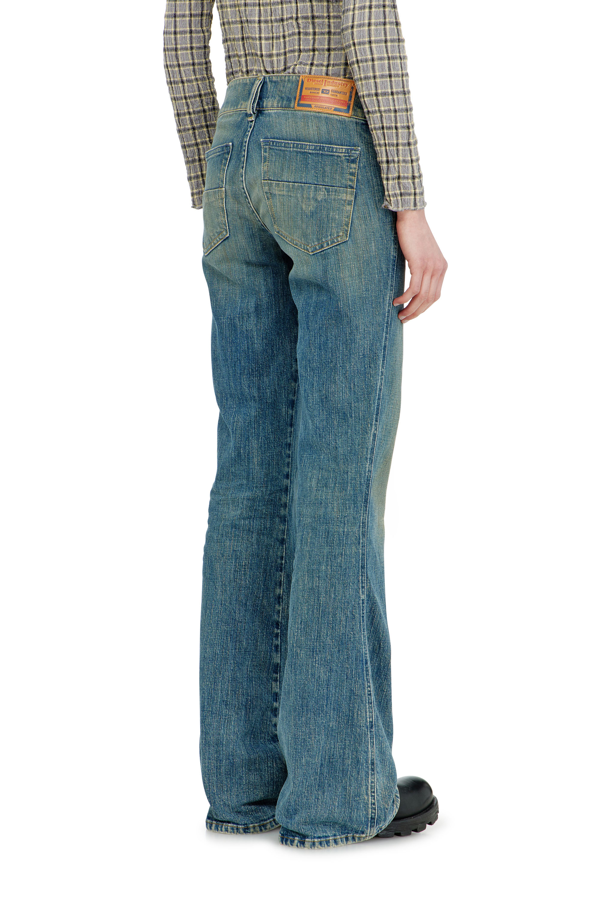 Diesel - Bootcut Jeans D-Hush 007EJ Donna, Blu medio - Image 5