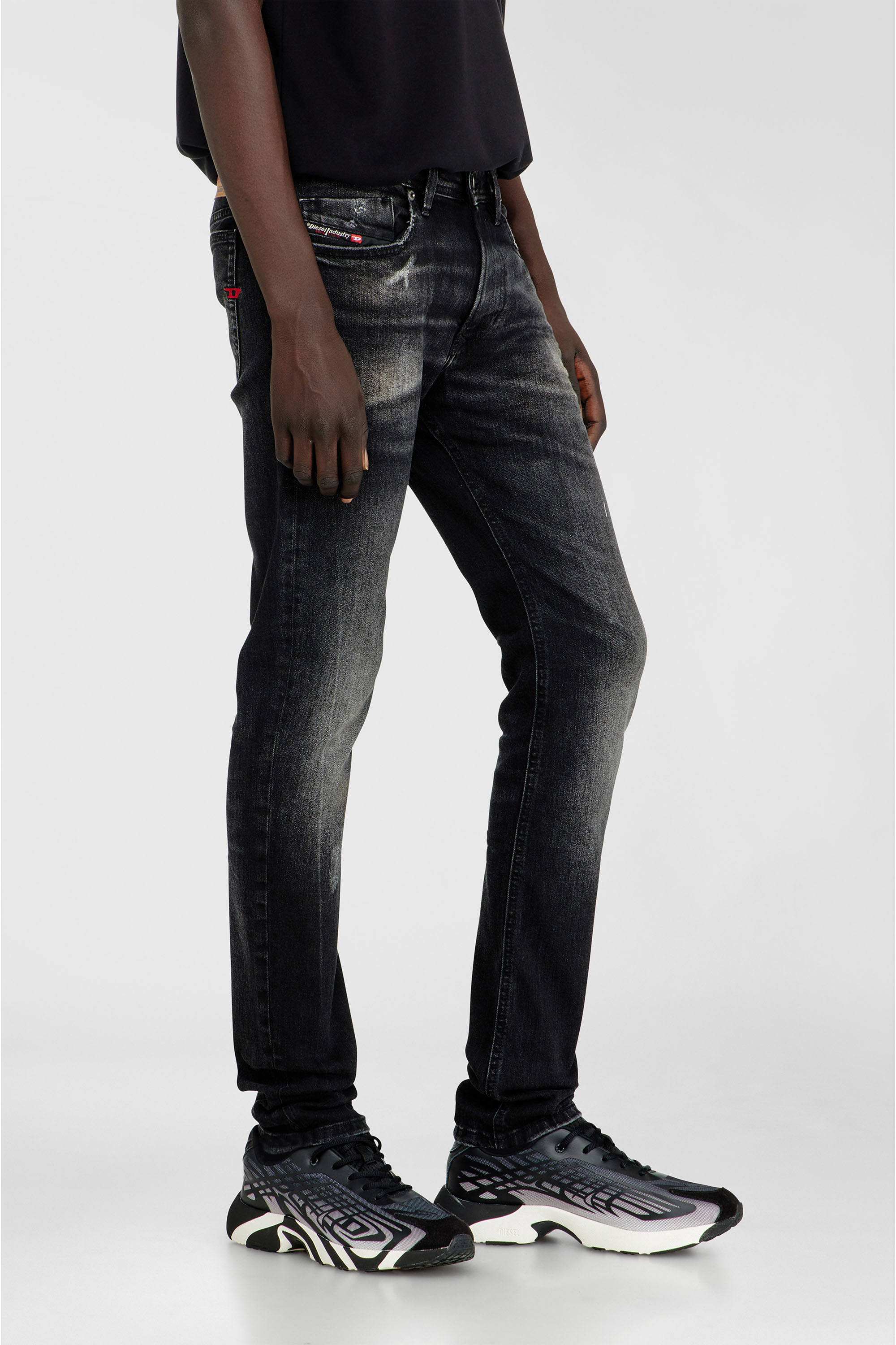 Diesel - Skinny Jeans 1979 Sleenker 0DBDP Uomo, Nero/Grigio scuro - Image 7