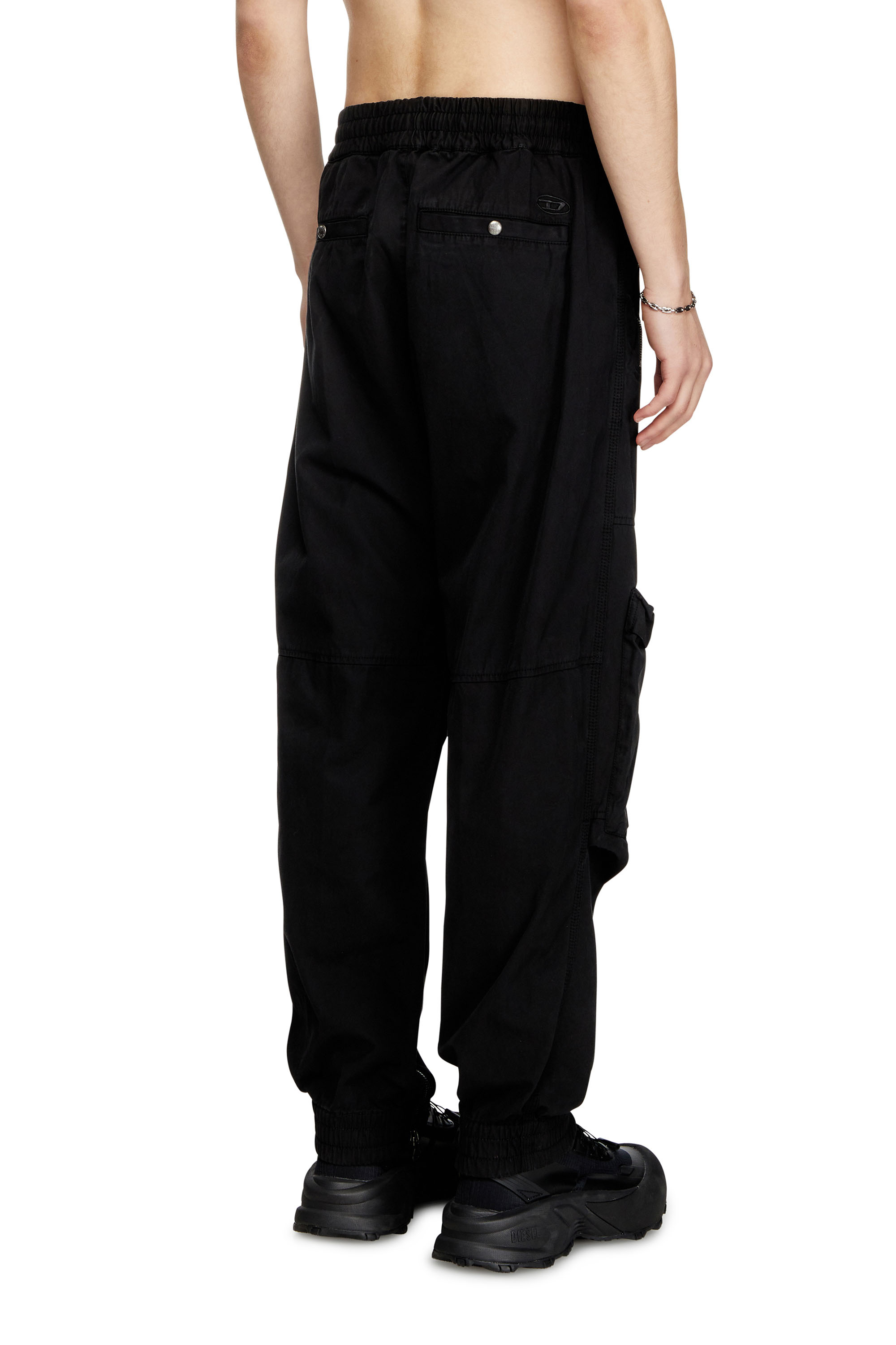 Diesel - P-BEECK, Pantaloni con tasche in cotone biologico Uomo in Nero - 4