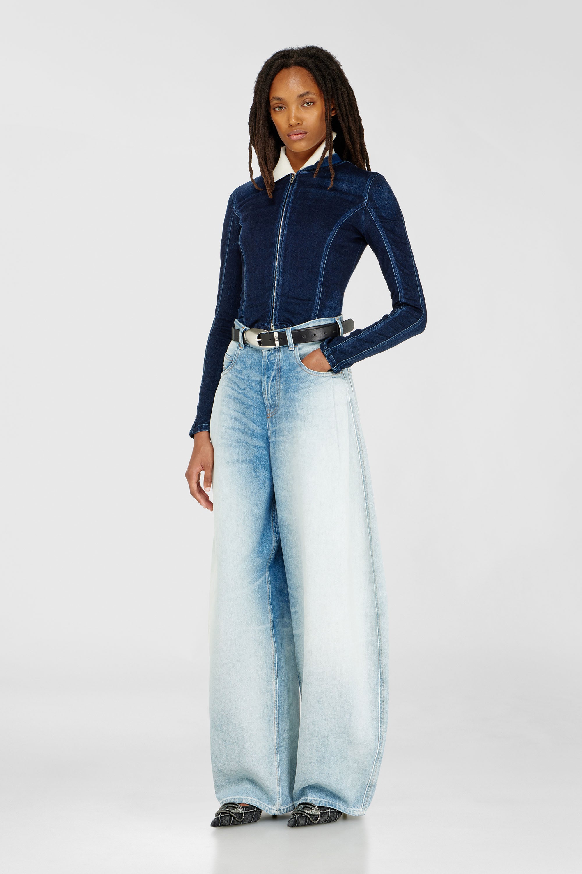 Diesel - DE-GARY-D JOGG, Giacca cropped in JoggJeans Donna in Blu - 2