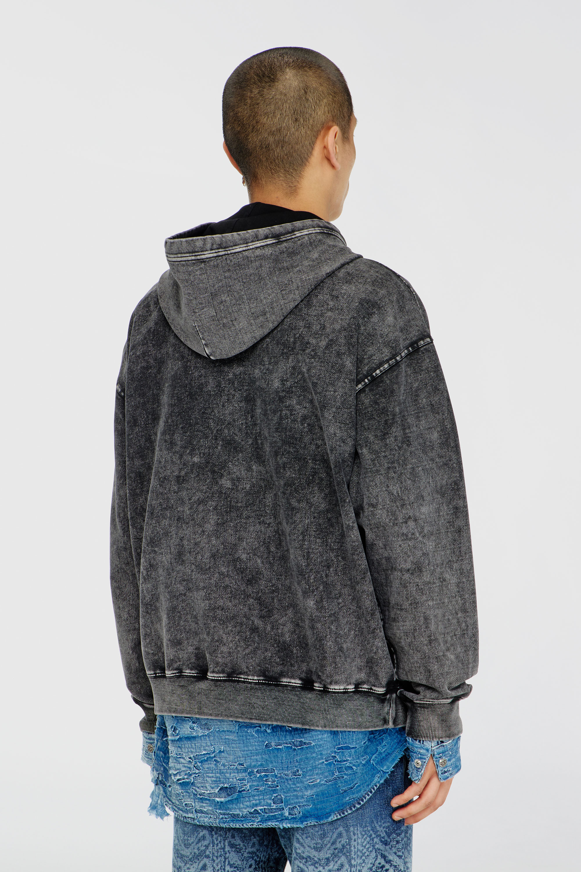 Diesel - S-BOXT-HOOD-TUK, Felpa con cappuccio effetto denim lavorato Uomo in Grigio - 4