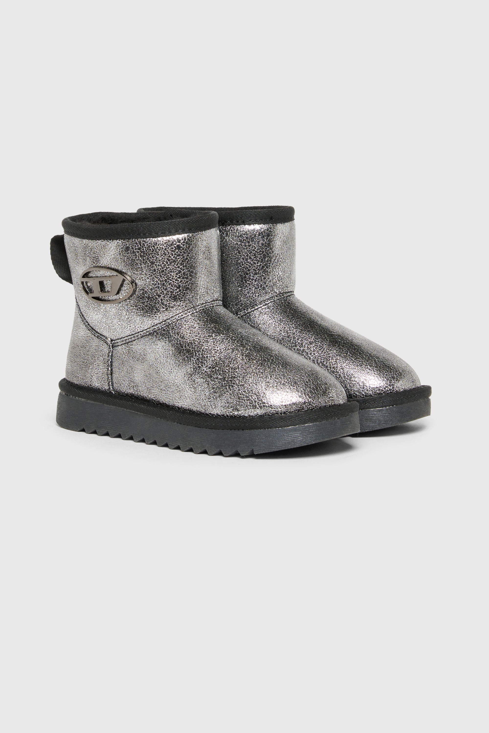 Diesel - D-DAATEN, D-Daaten - Stivali metallizzati con fodera peluche Unisex in Argento - 2