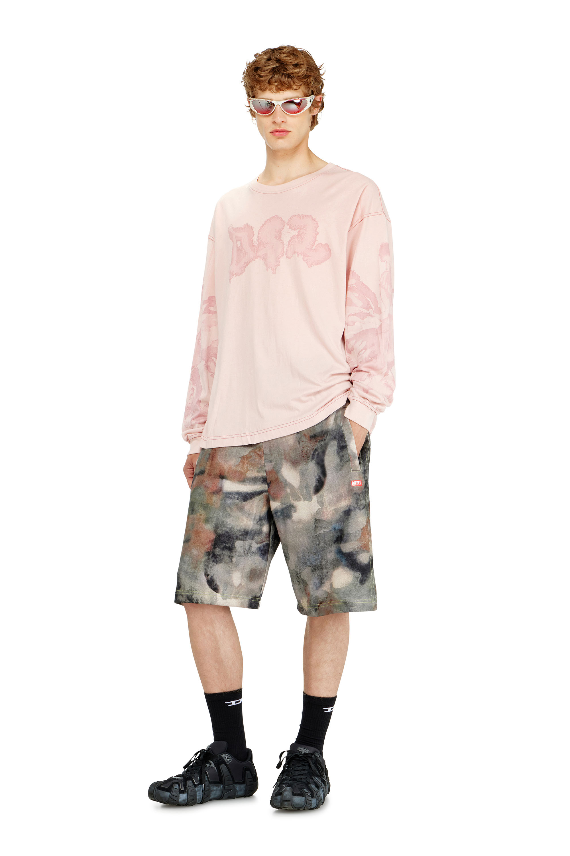 Diesel - P-CRONE-V1, Pantaloncini in felpa con stampa mimetica digitale Uomo in Multicolor - 1