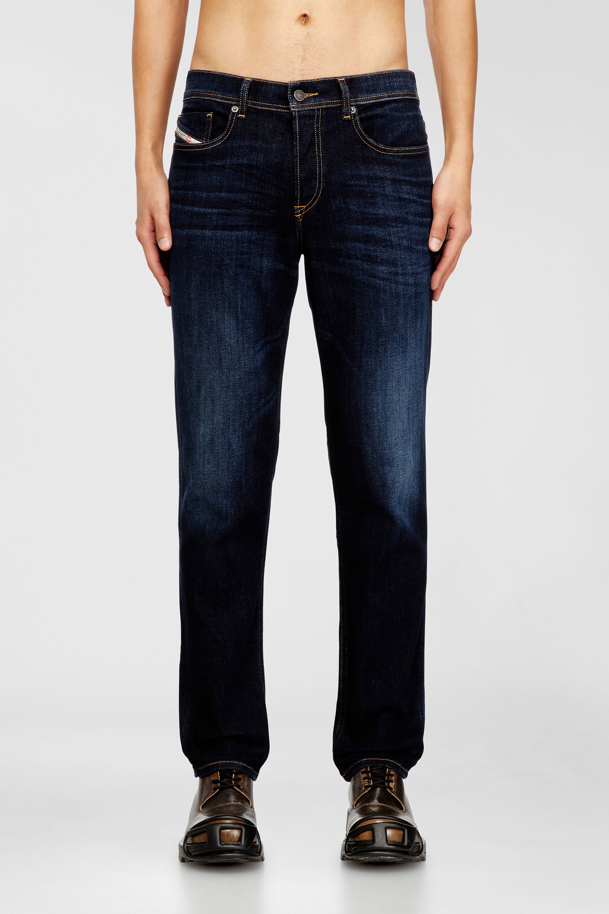 Diesel - Regular Jeans 2023 D-Finitive 009ZS Uomo, Blu Scuro - Image 1