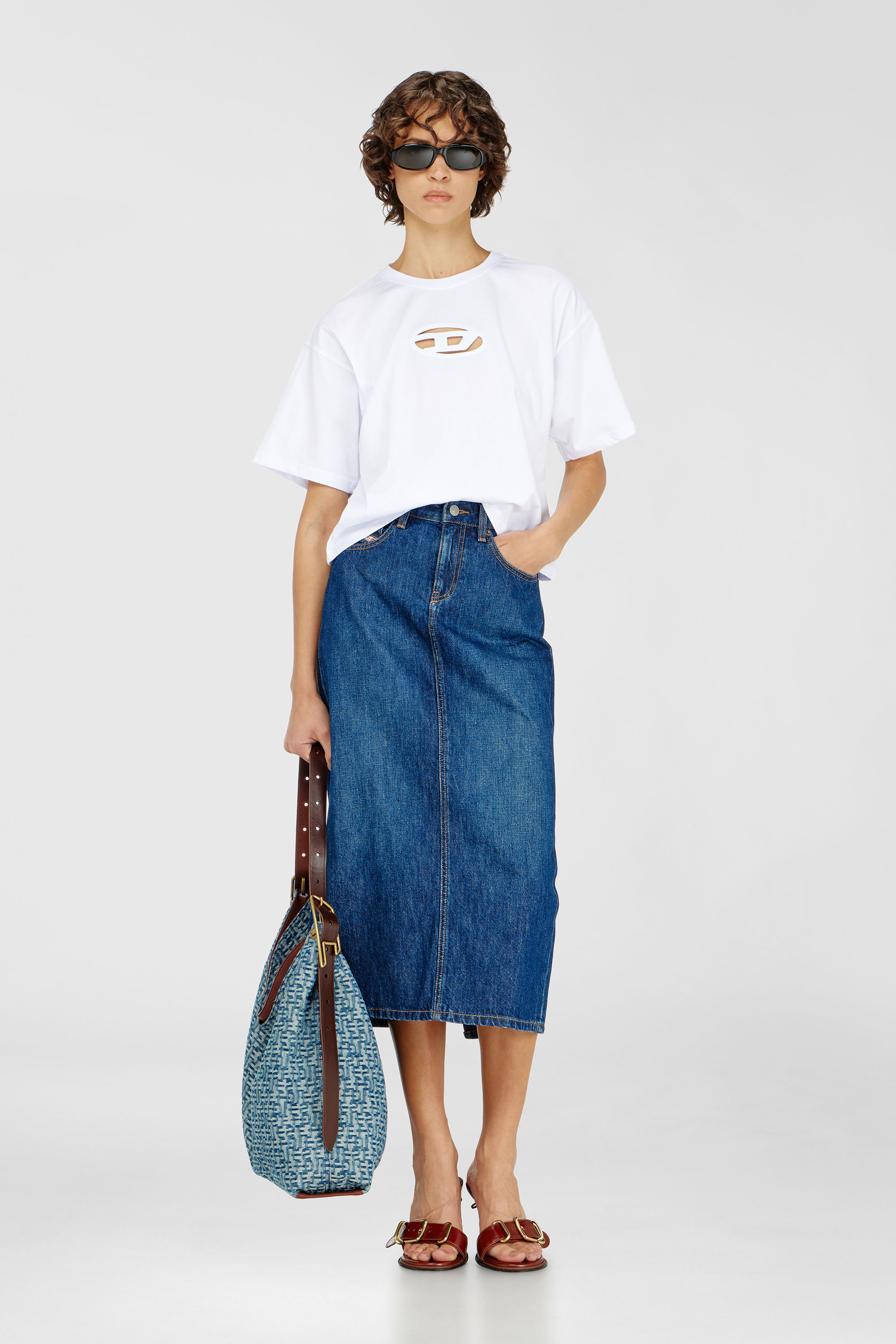 Diesel - T-BUXT-CROP-OD, T-shirt boxy con Oval D cut-out Donna in Bianco - 2