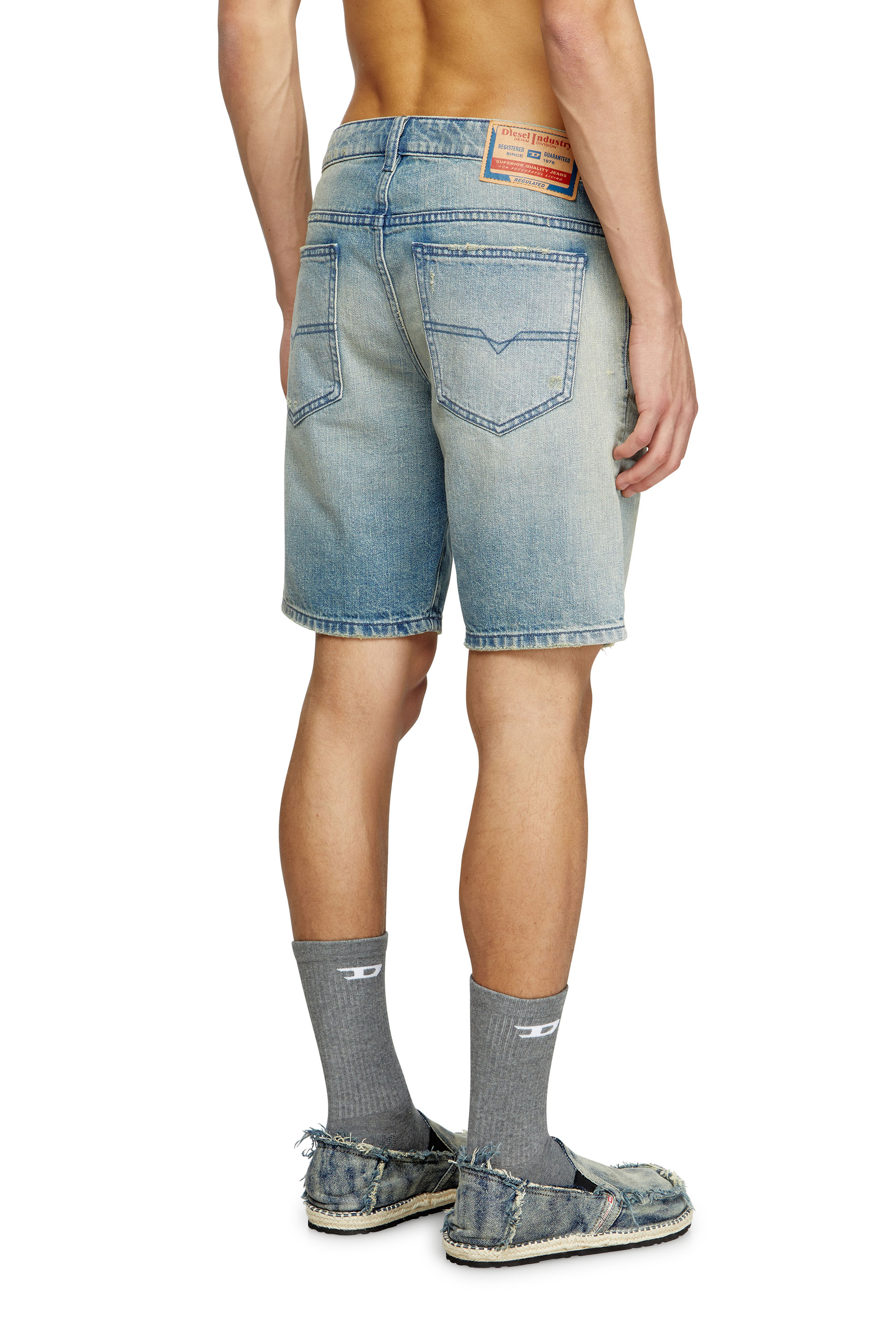 Diesel - D-FIN, Short in denim effetto vissuto Uomo in Blu - 4