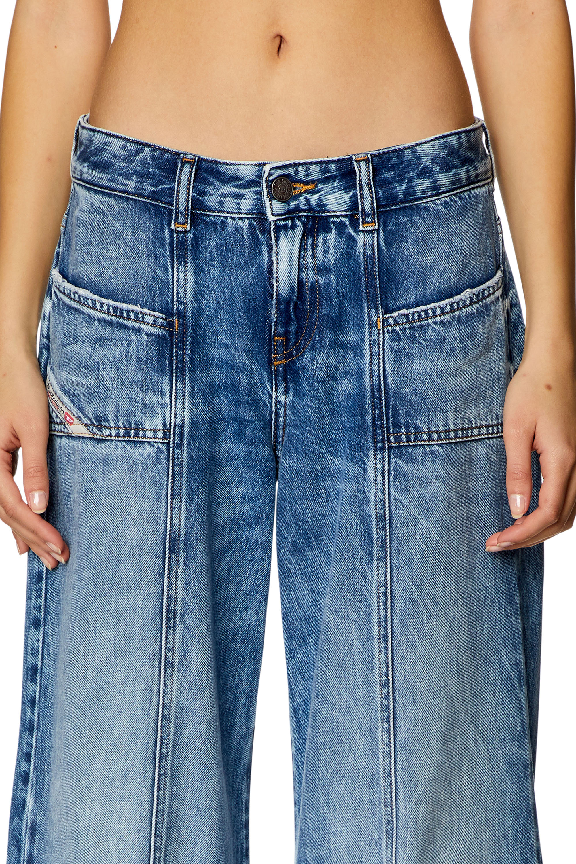 Diesel - Bootcut and Flare Jeans D-Akii 09H95, Blu medio - Image 3